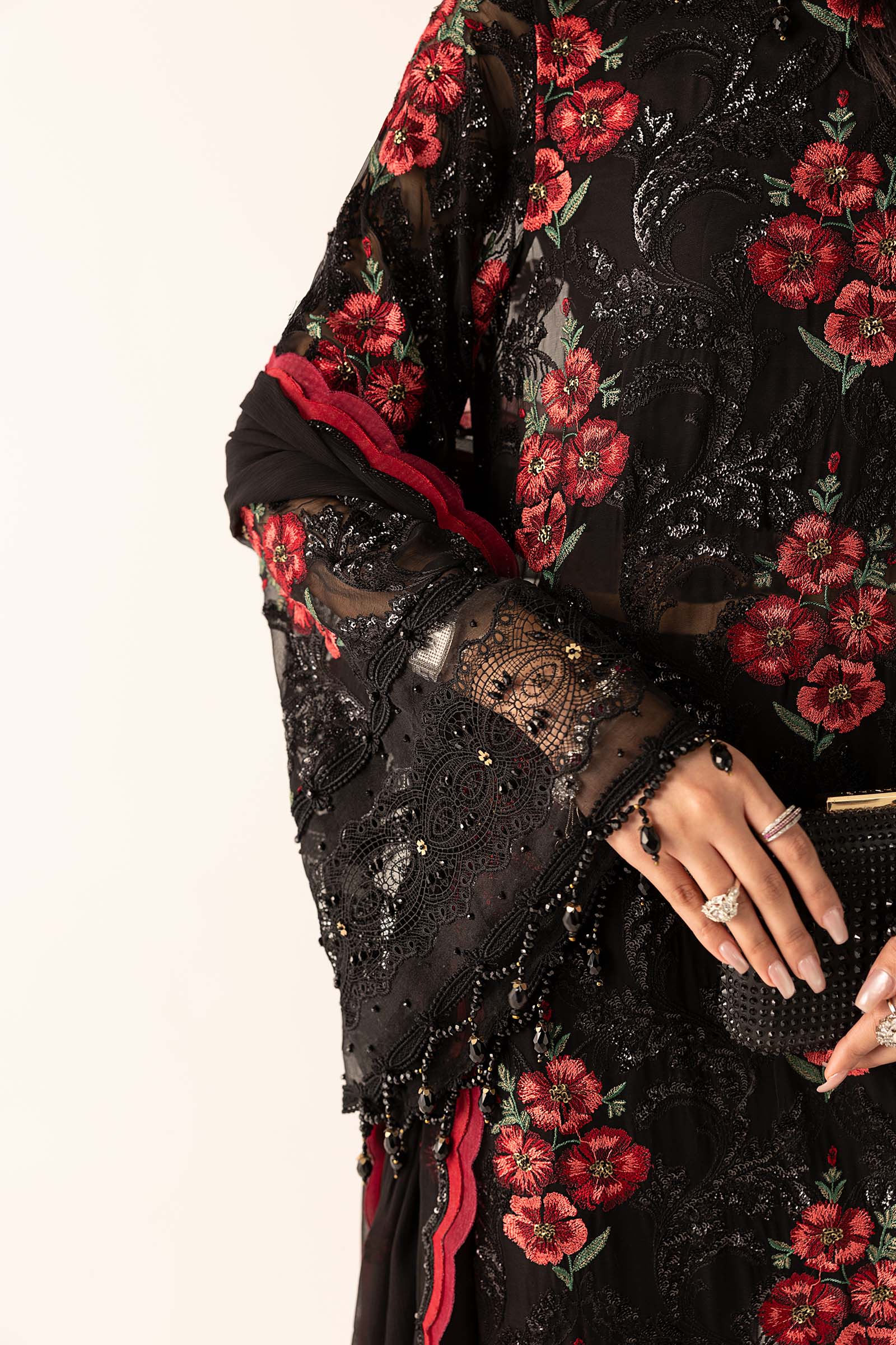 https://cdn.shopify.com/s/files/1/0620/8788/9062/files/LF1006BlackCloseup_F.jpg?v=1769520251
