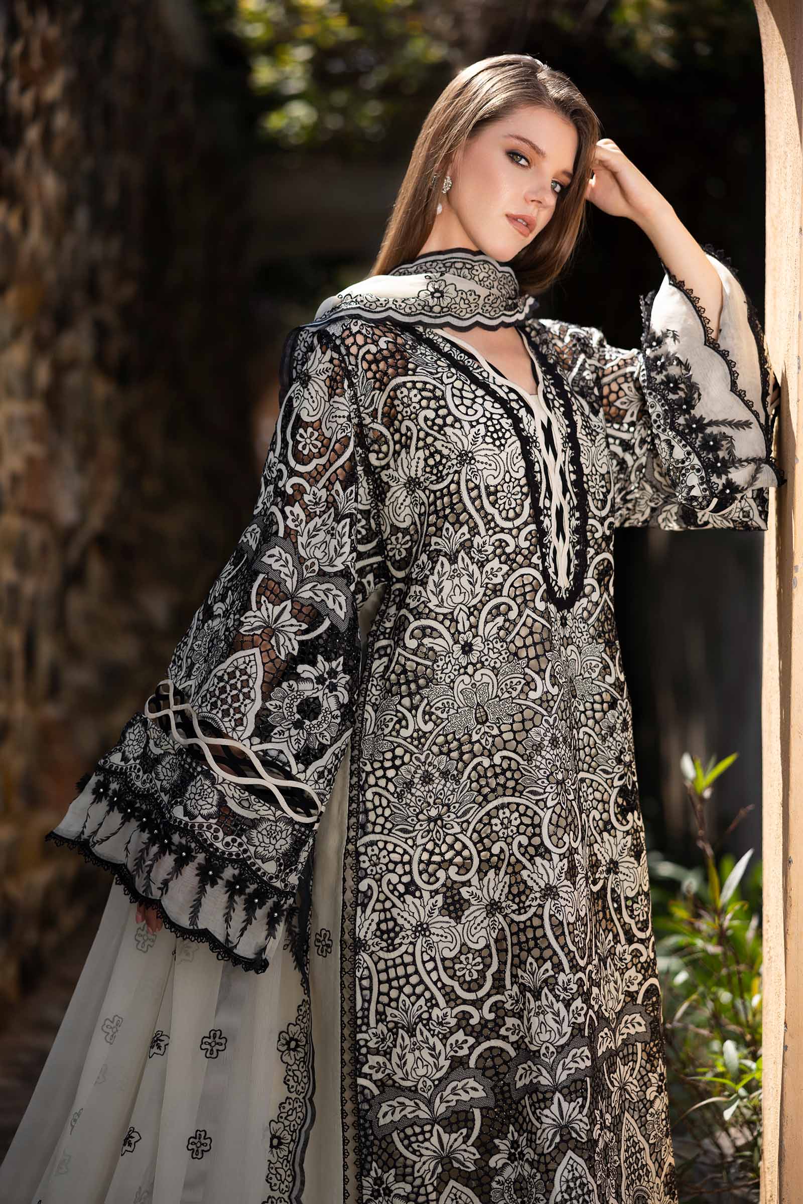 https://cdn.shopify.com/s/files/1/0620/8788/9062/files/LF1013IvoryCloseup_F.jpg?v=1769442066