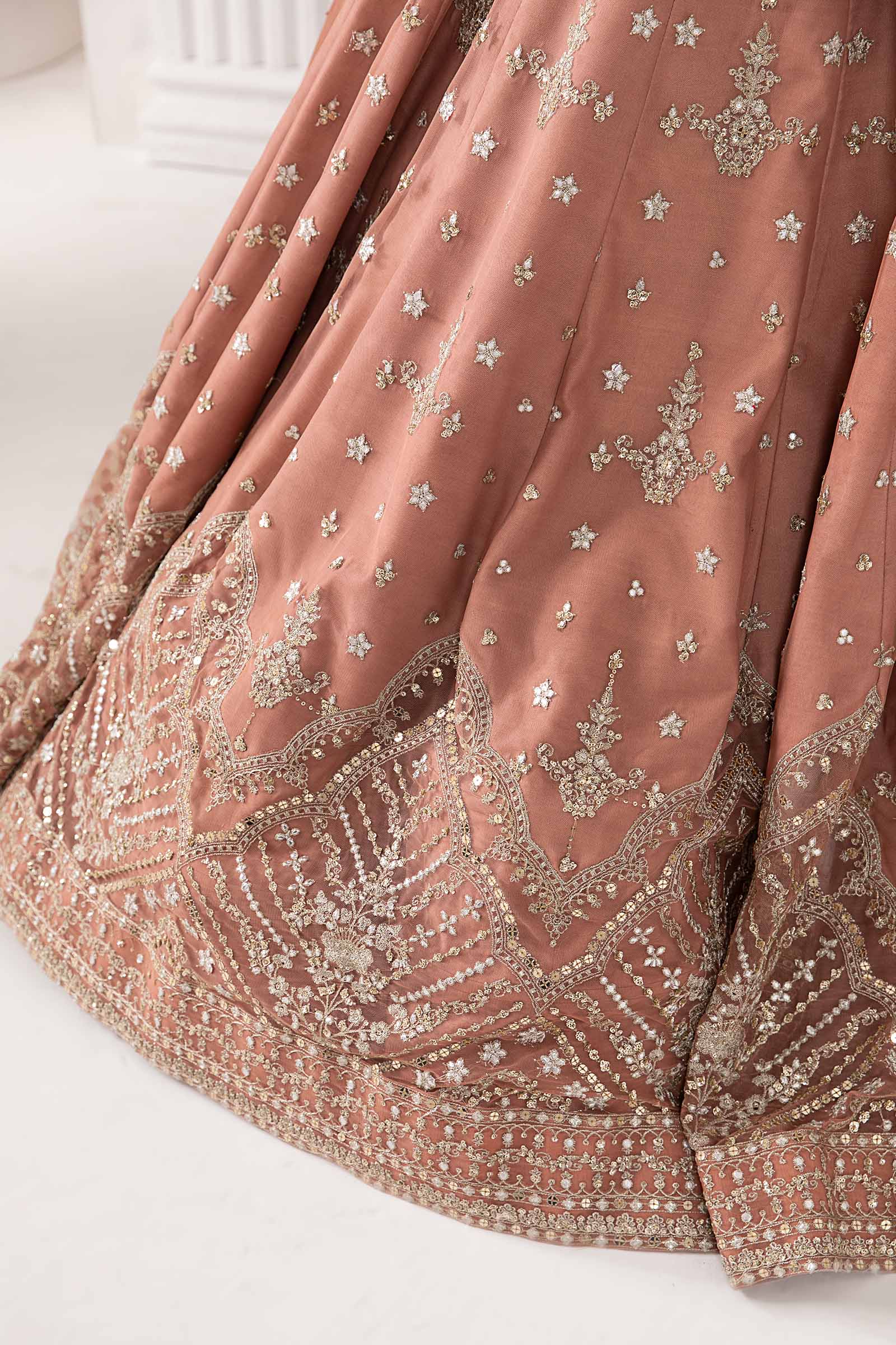 https://cdn.shopify.com/s/files/1/0620/8788/9062/files/LF708Closeup-2.jpg?v=1726143136