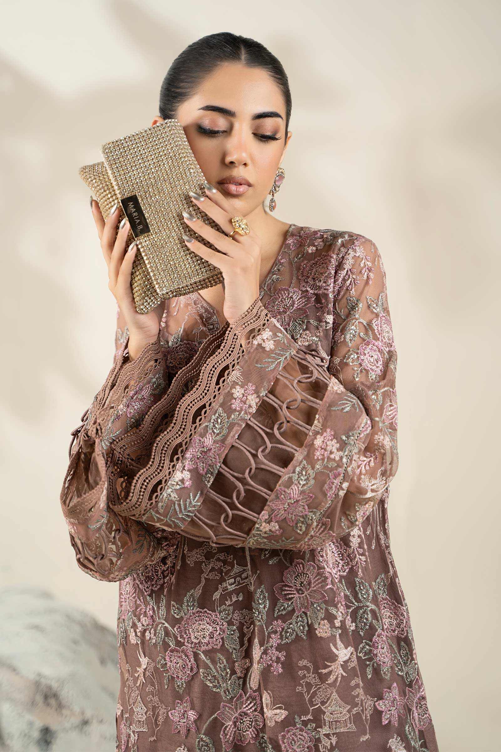 https://cdn.shopify.com/s/files/1/0620/8788/9062/files/LF901AshRose_S_Closeup_D.jpg?v=1758956497