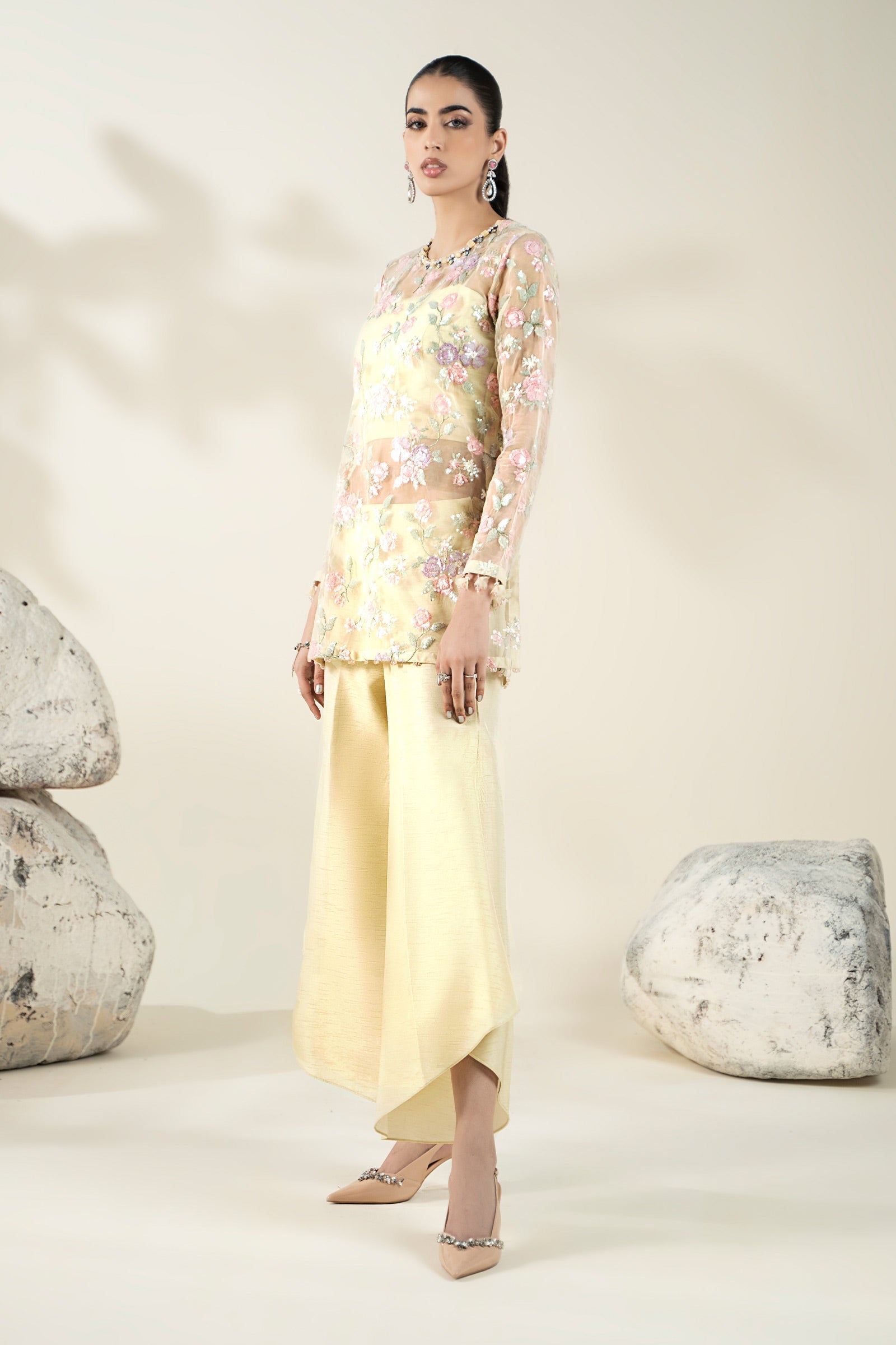 https://cdn.shopify.com/s/files/1/0620/8788/9062/files/LF910ButterYellow_S_Side_C.jpg?v=1765787287