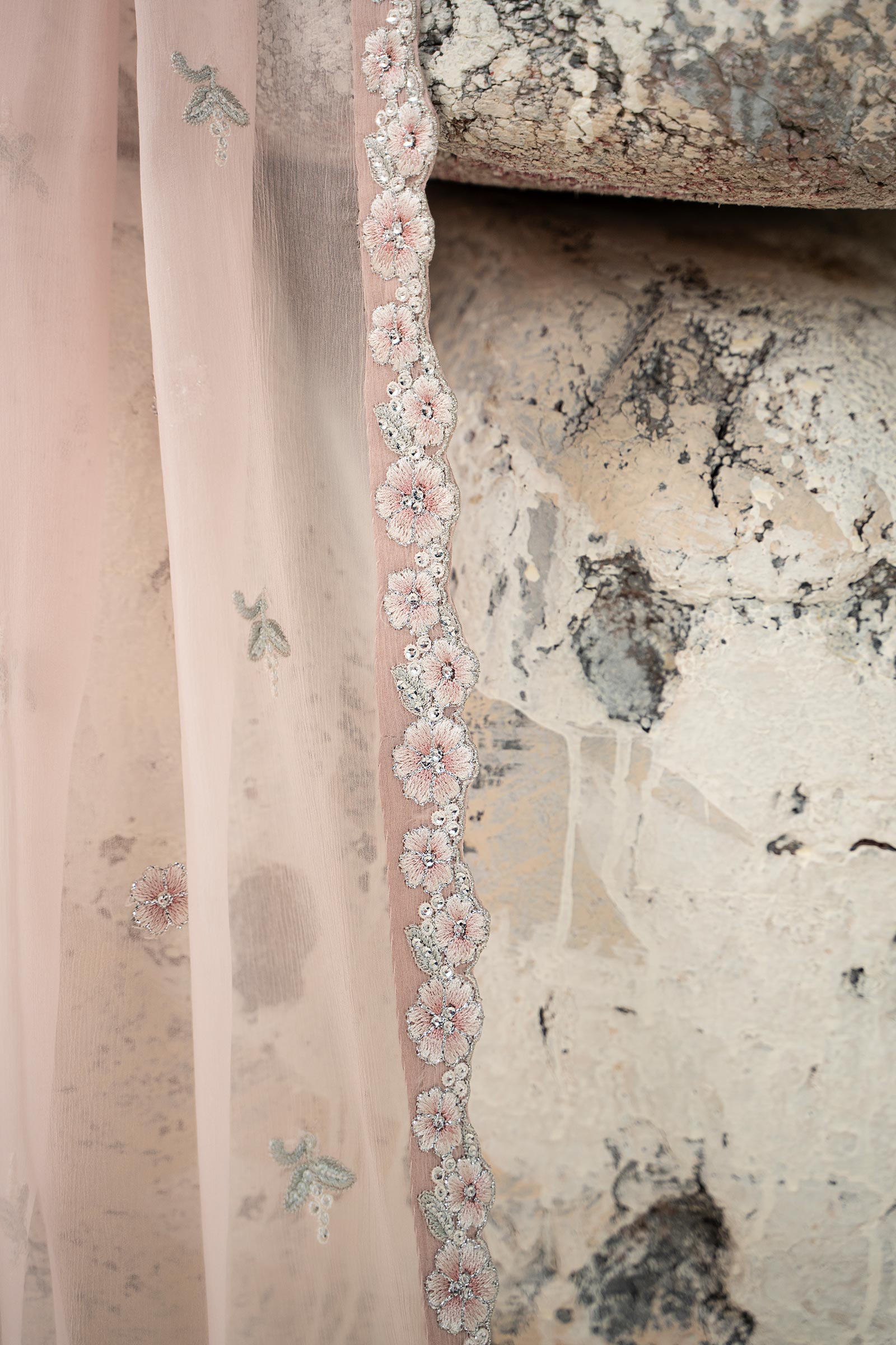 https://cdn.shopify.com/s/files/1/0620/8788/9062/files/LF916PowderPink_D_Closeup_G.jpg?v=1765787665