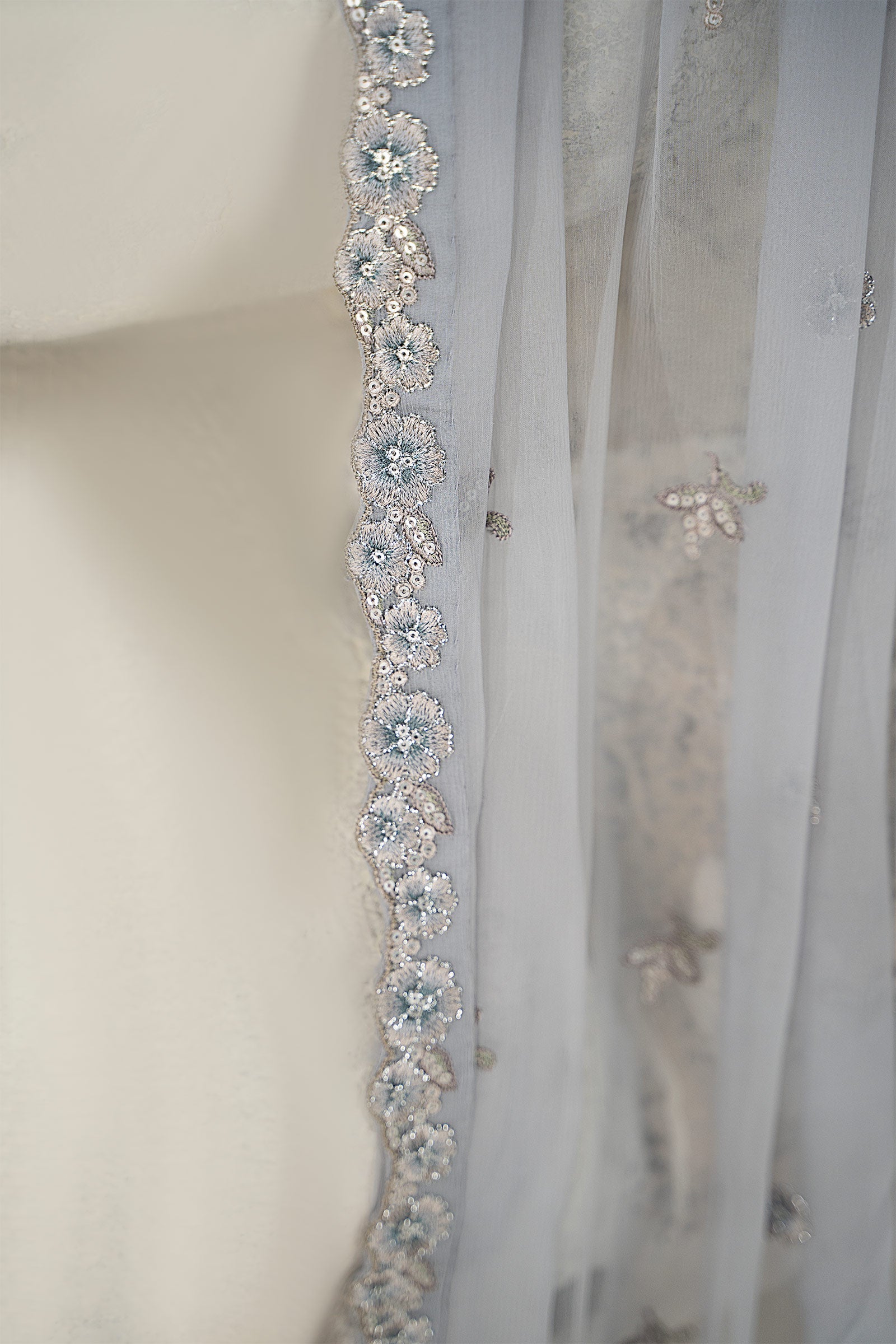 https://cdn.shopify.com/s/files/1/0620/8788/9062/files/LF917IceBlue_D_Closeup_H.jpg?v=1765787774