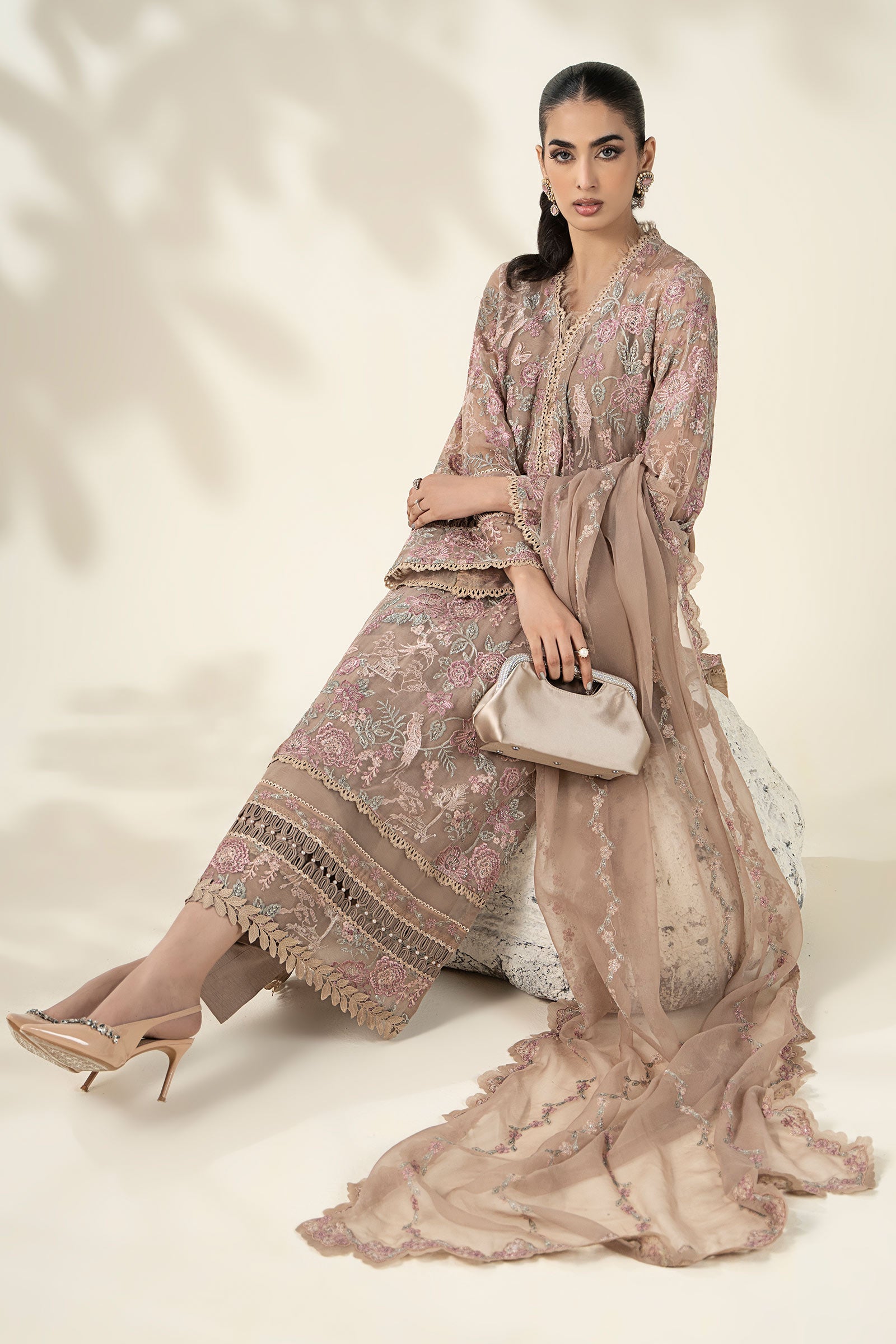 https://cdn.shopify.com/s/files/1/0620/8788/9062/files/LF920DustyPink_S_Closeup_E.jpg?v=1758957654