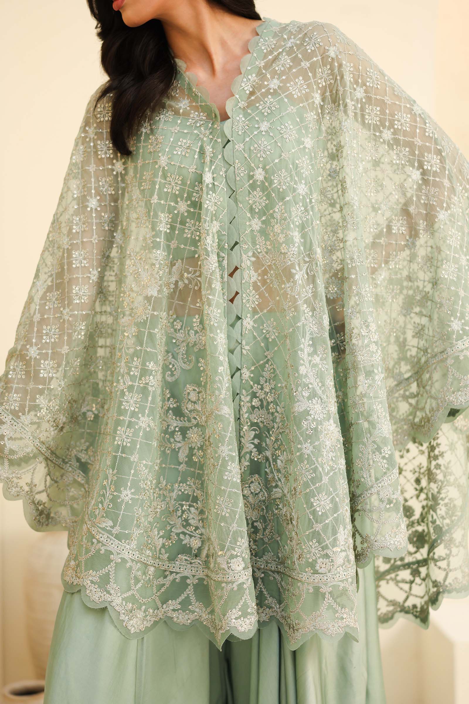 https://cdn.shopify.com/s/files/1/0620/8788/9062/files/LF_820_S_Pistahio_Chiffon_Closeup_H.jpg?v=1742457143