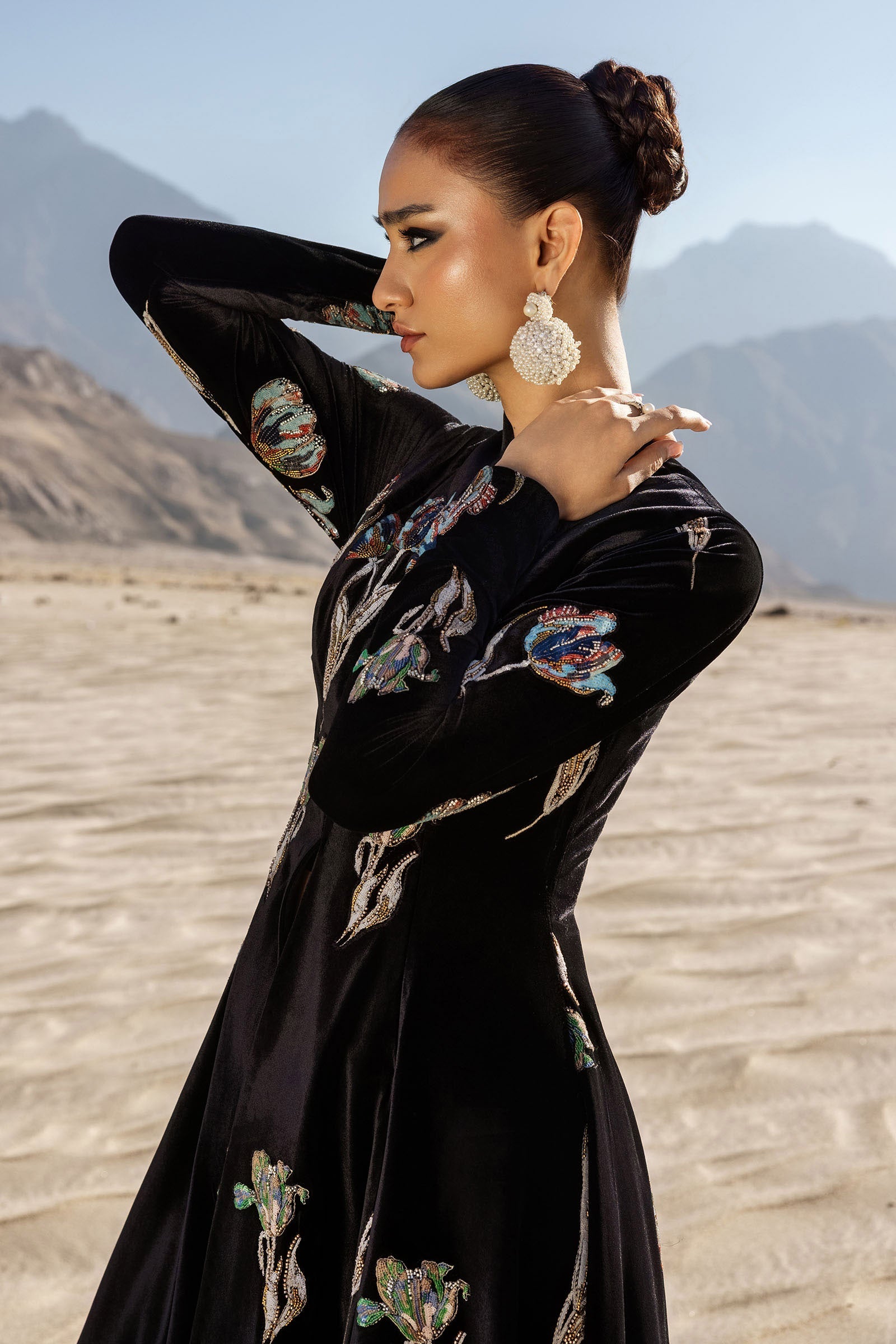 https://cdn.shopify.com/s/files/1/0620/8788/9062/files/LF_CH25_07_Closeup_E.jpg?v=1765788436