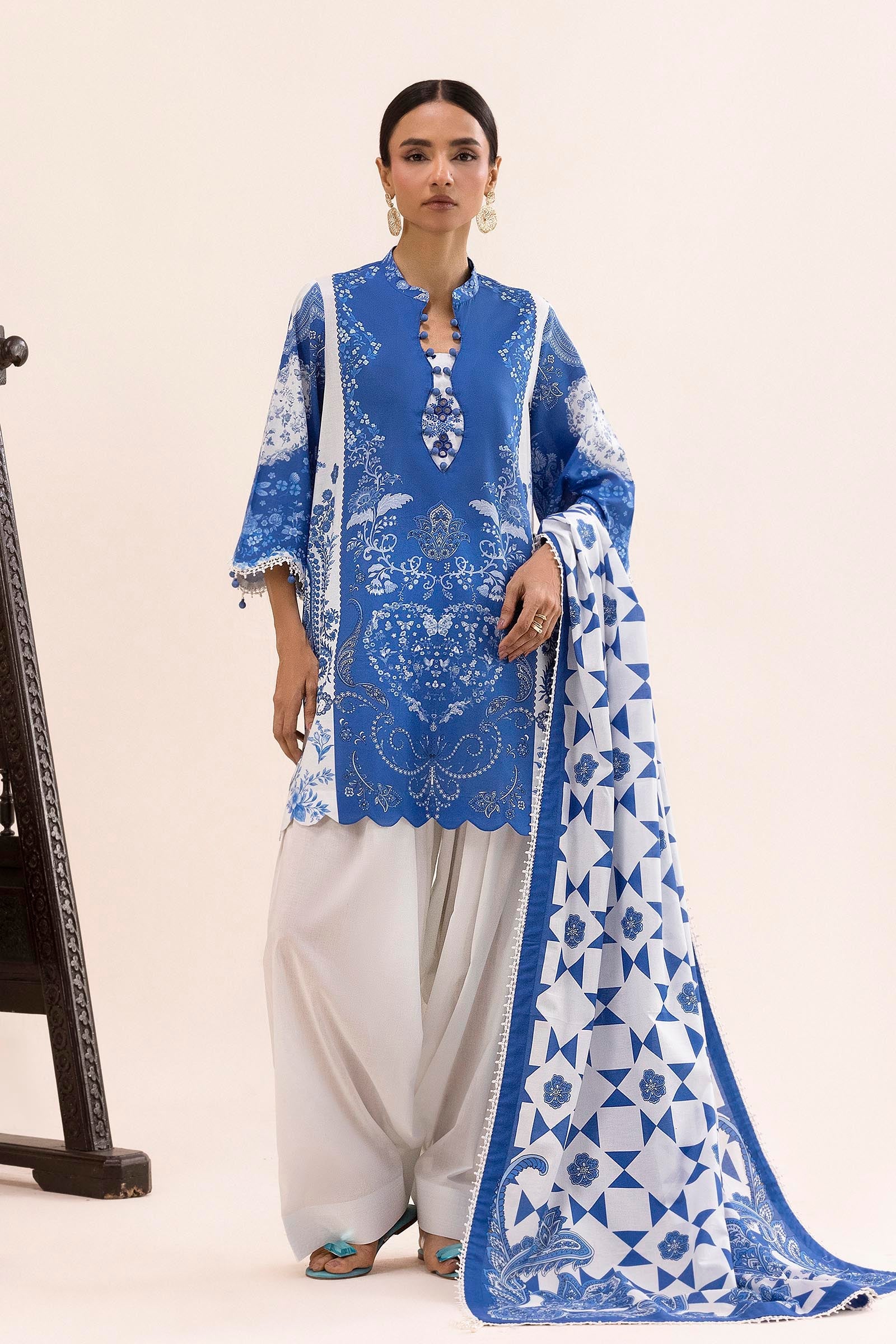 Unstitched 3 Piece Lawn Suit