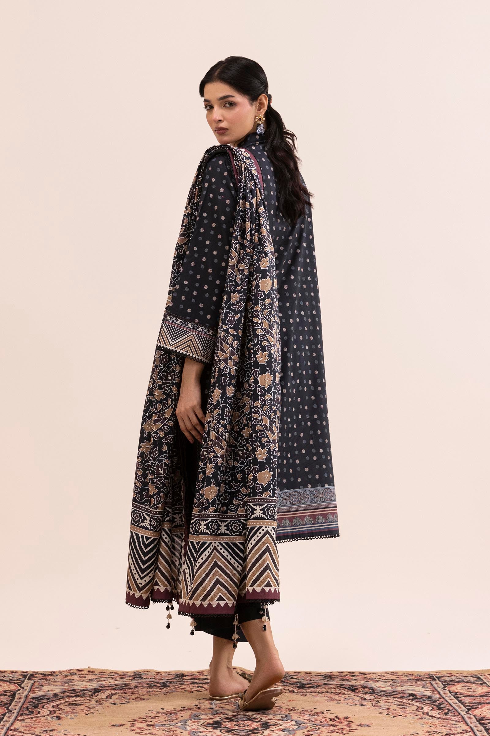 Unstitched 3 Piece Lawn Suit