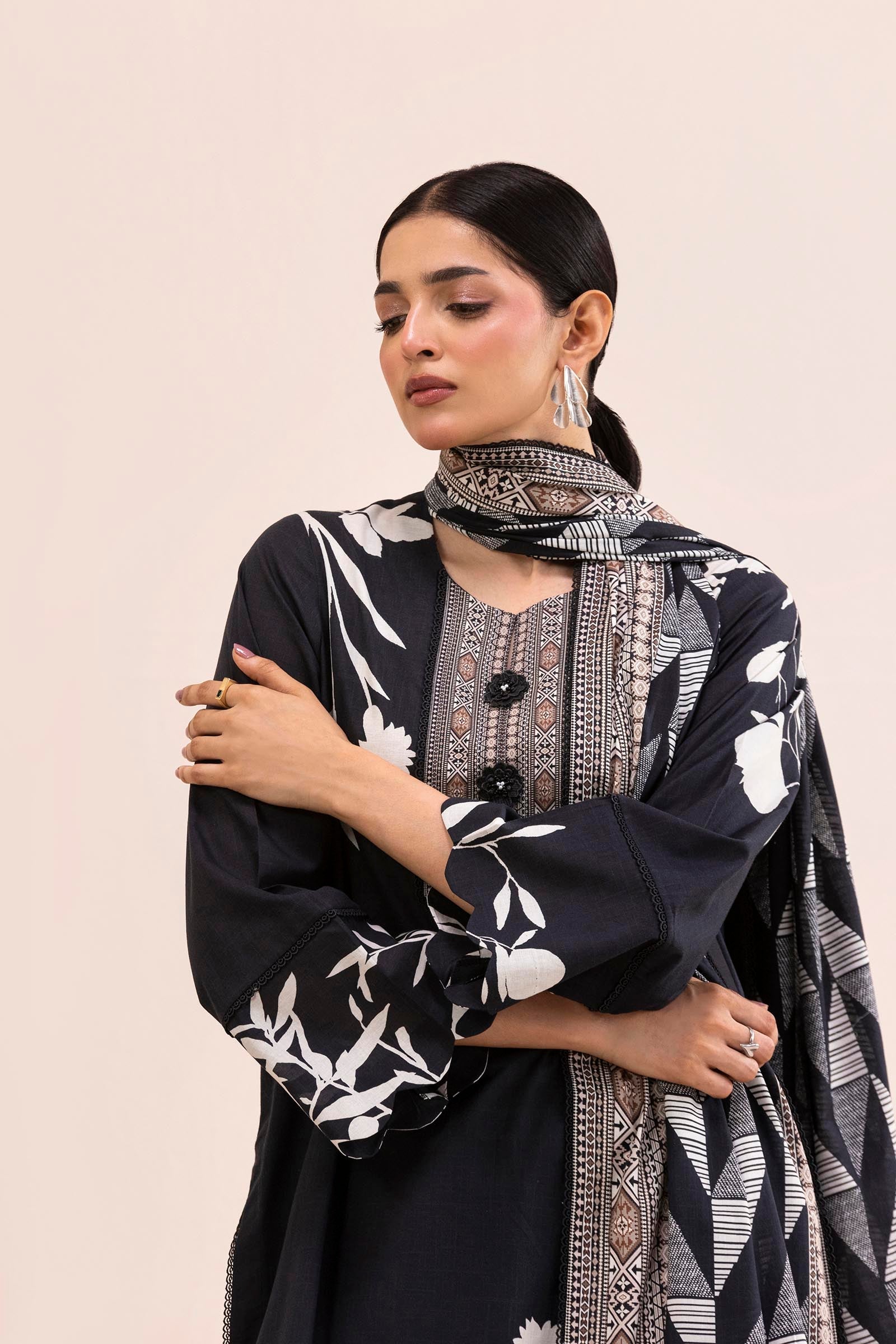 Unstitched 3 Piece Lawn Suit