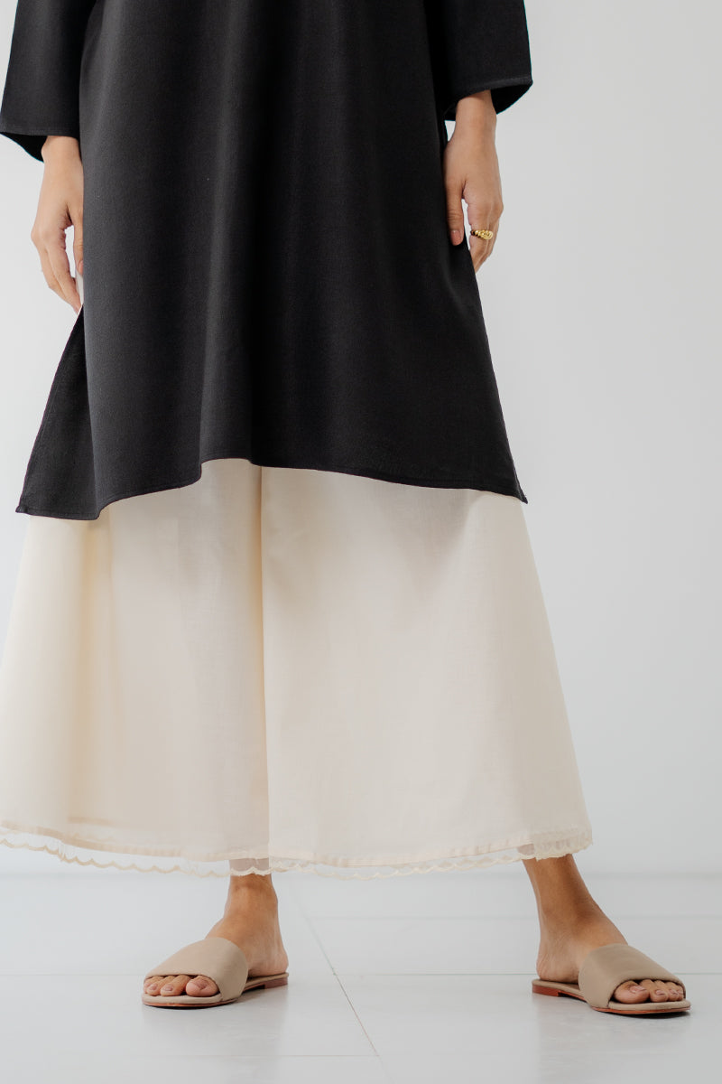 Scallop pants