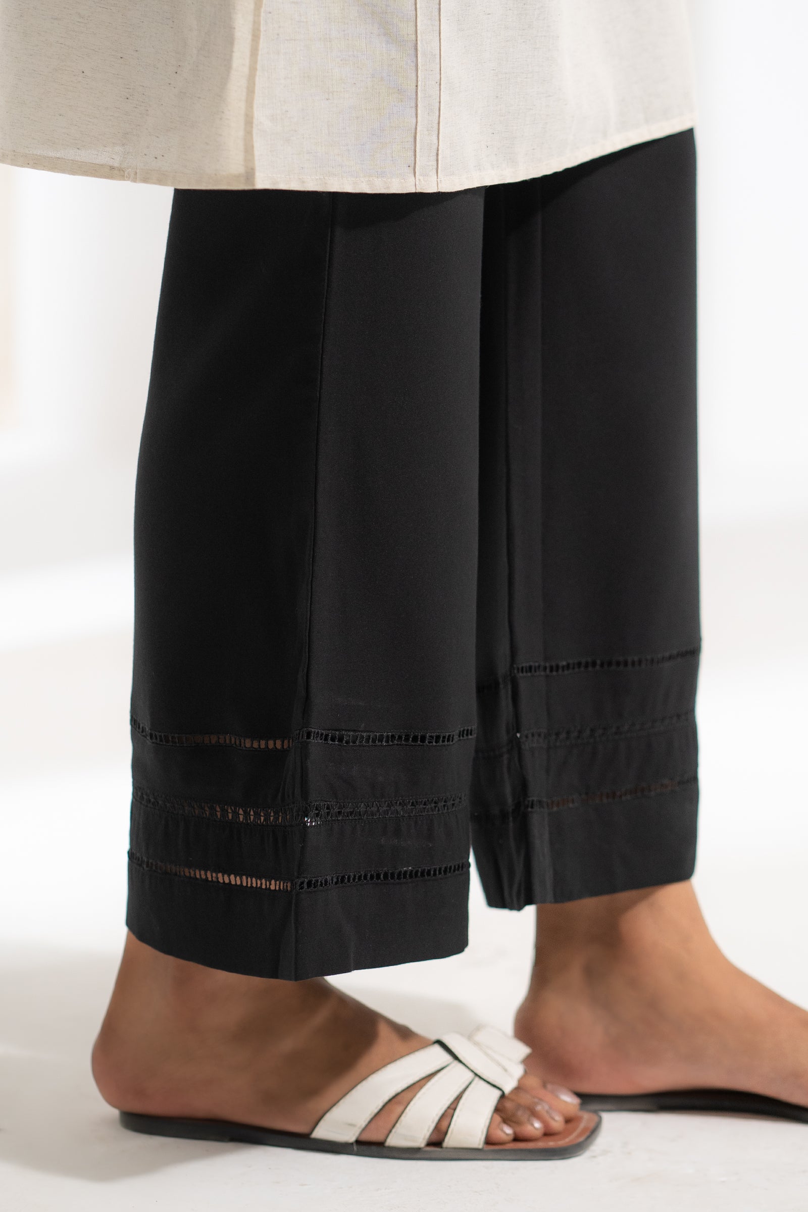 https://cdn.shopify.com/s/files/1/0568/3308/1529/files/LW0298-BK0-3.jpg?v=1736854008