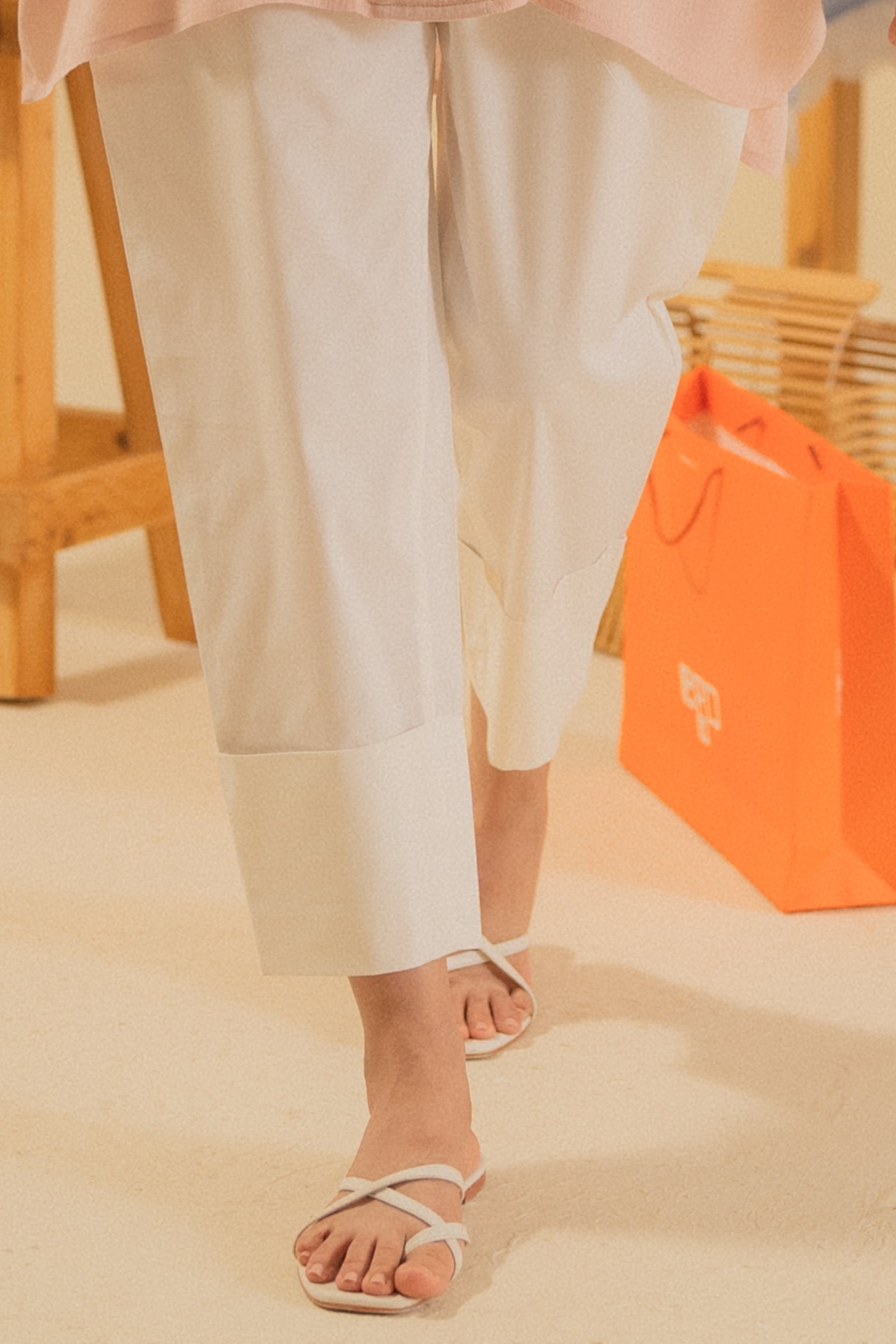 https://cdn.shopify.com/s/files/1/0568/3308/1529/files/LW0303-OW0_332ab027-8cd9-42c9-a546-66c66b5e2467.jpg?v=1749803846