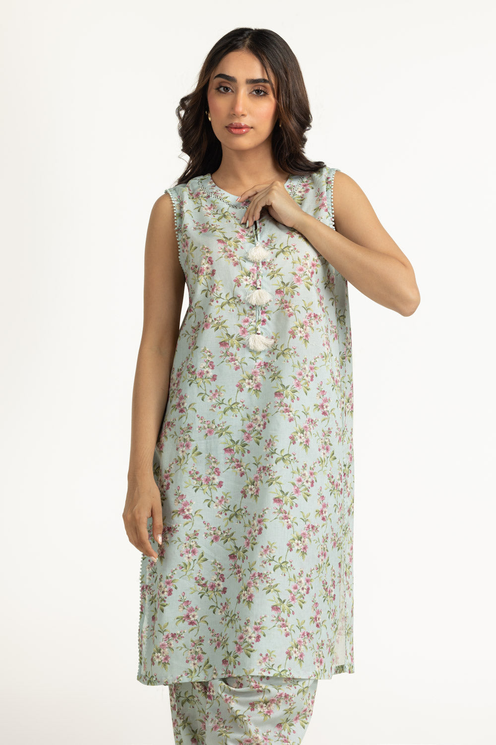 https://cdn.shopify.com/s/files/1/0706/3253/8159/files/LawnPrintedCo-OrdSetIUSTTS-2127_mid.jpg?v=1769337836
