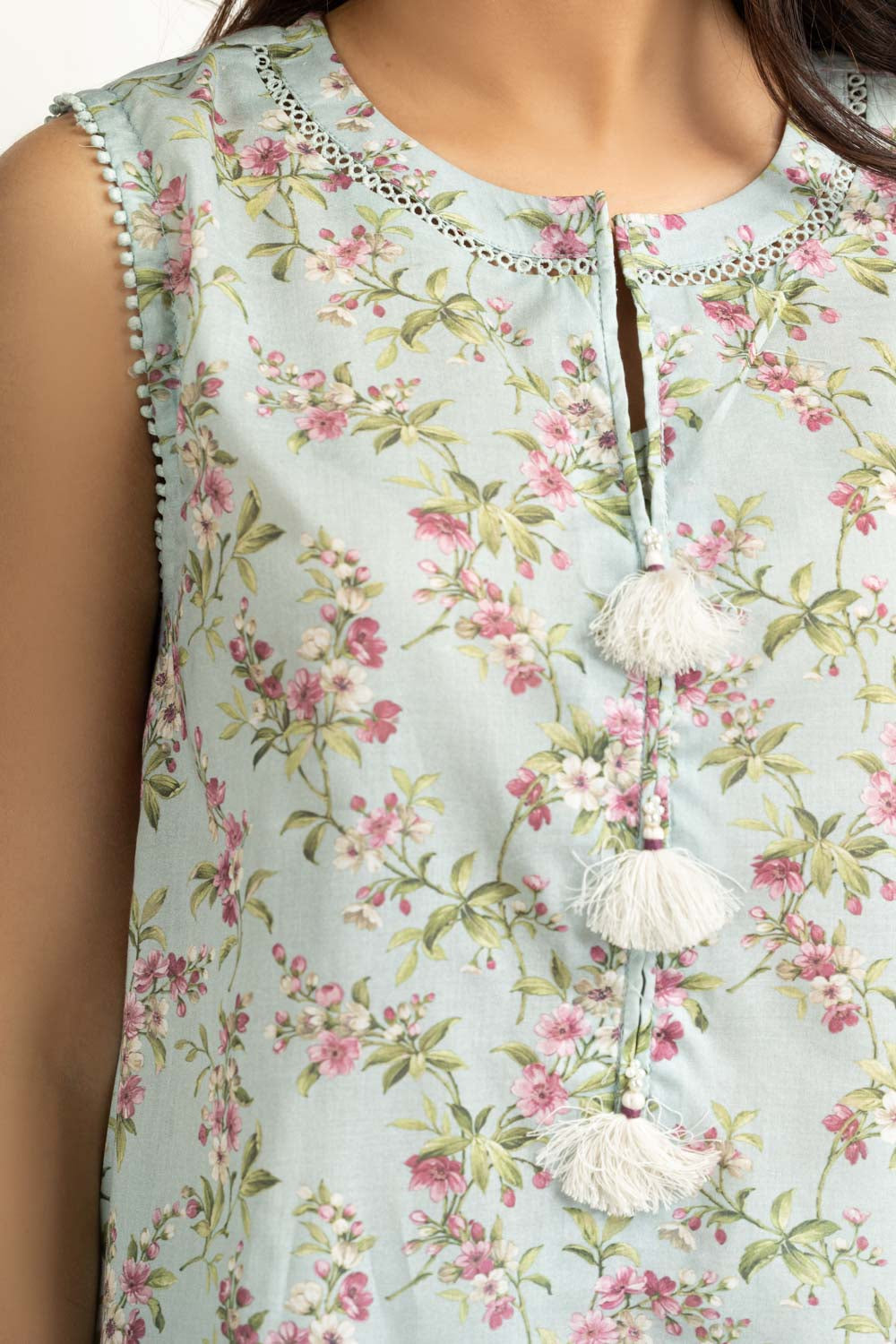 https://cdn.shopify.com/s/files/1/0706/3253/8159/files/LawnPrintedCo-OrdSetIUSTTS-2127_zoom.jpg?v=1769337836
