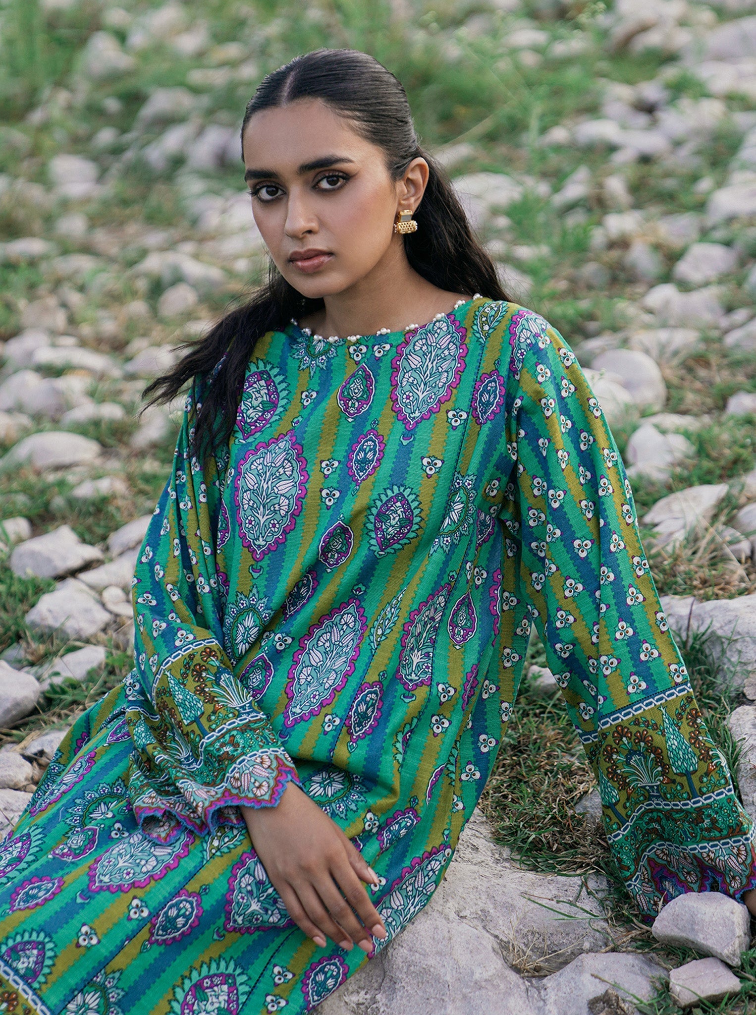 2 Piece - Printed Khaddar Suit - Peacock Caination