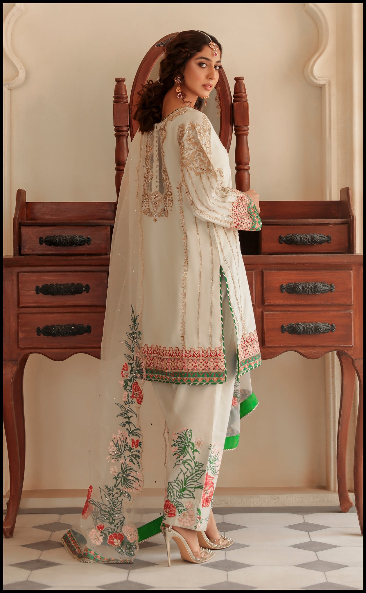 https://cdn.shopify.com/s/files/1/0560/5431/7229/products/Link23.jpg?v=1664520692