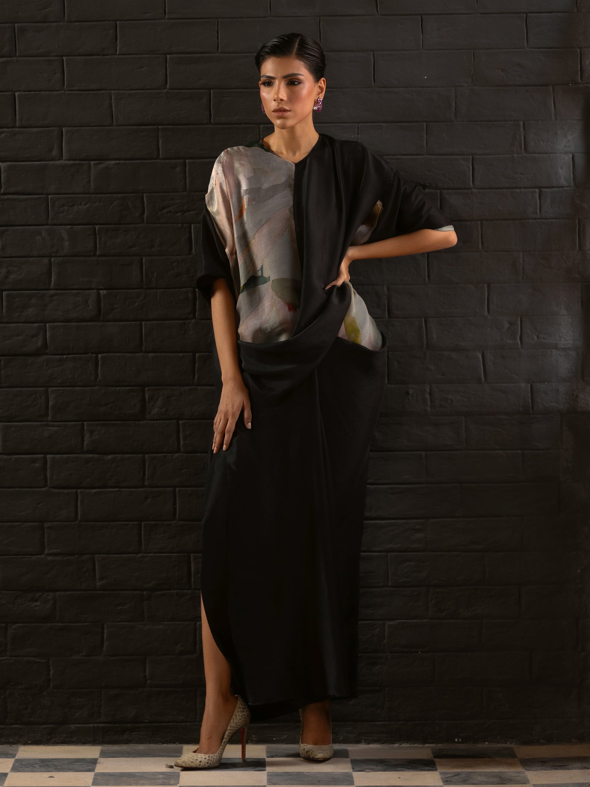 https://cdn.shopify.com/s/files/1/0768/4872/6205/files/Luca-Black-2.jpg?v=1777666404