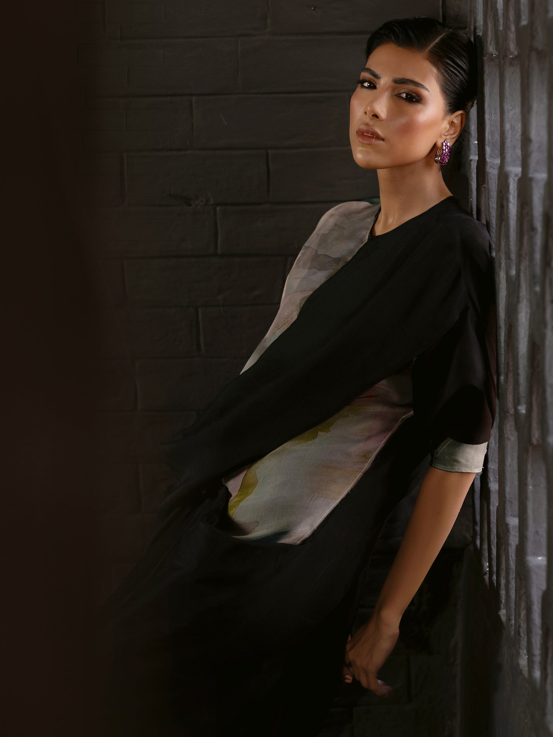 https://cdn.shopify.com/s/files/1/0768/4872/6205/files/Luca-Black-5.jpg?v=1777666403