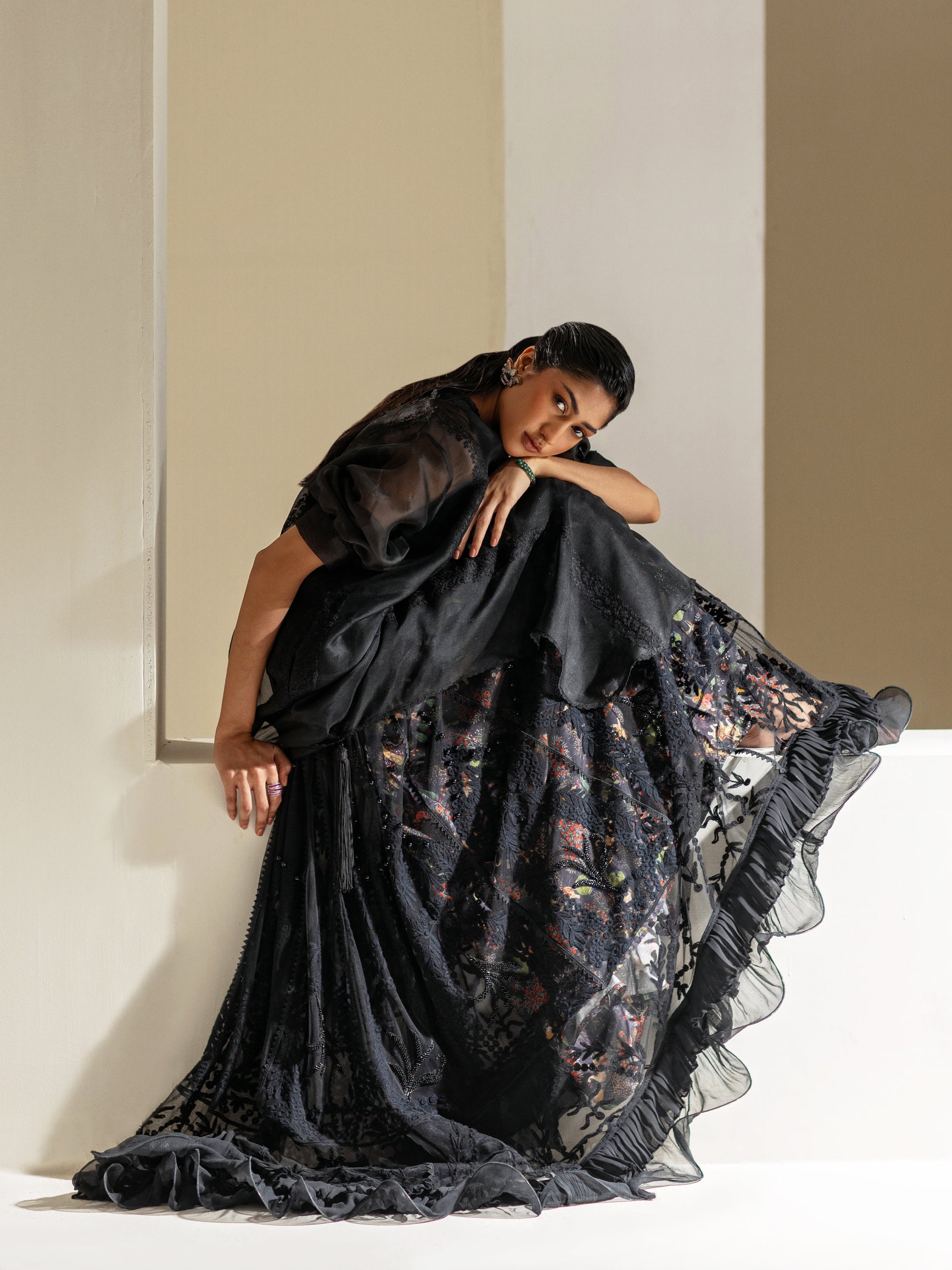 https://cdn.shopify.com/s/files/1/0768/4872/6205/files/Lyra-Black-6.jpg?v=1777669629