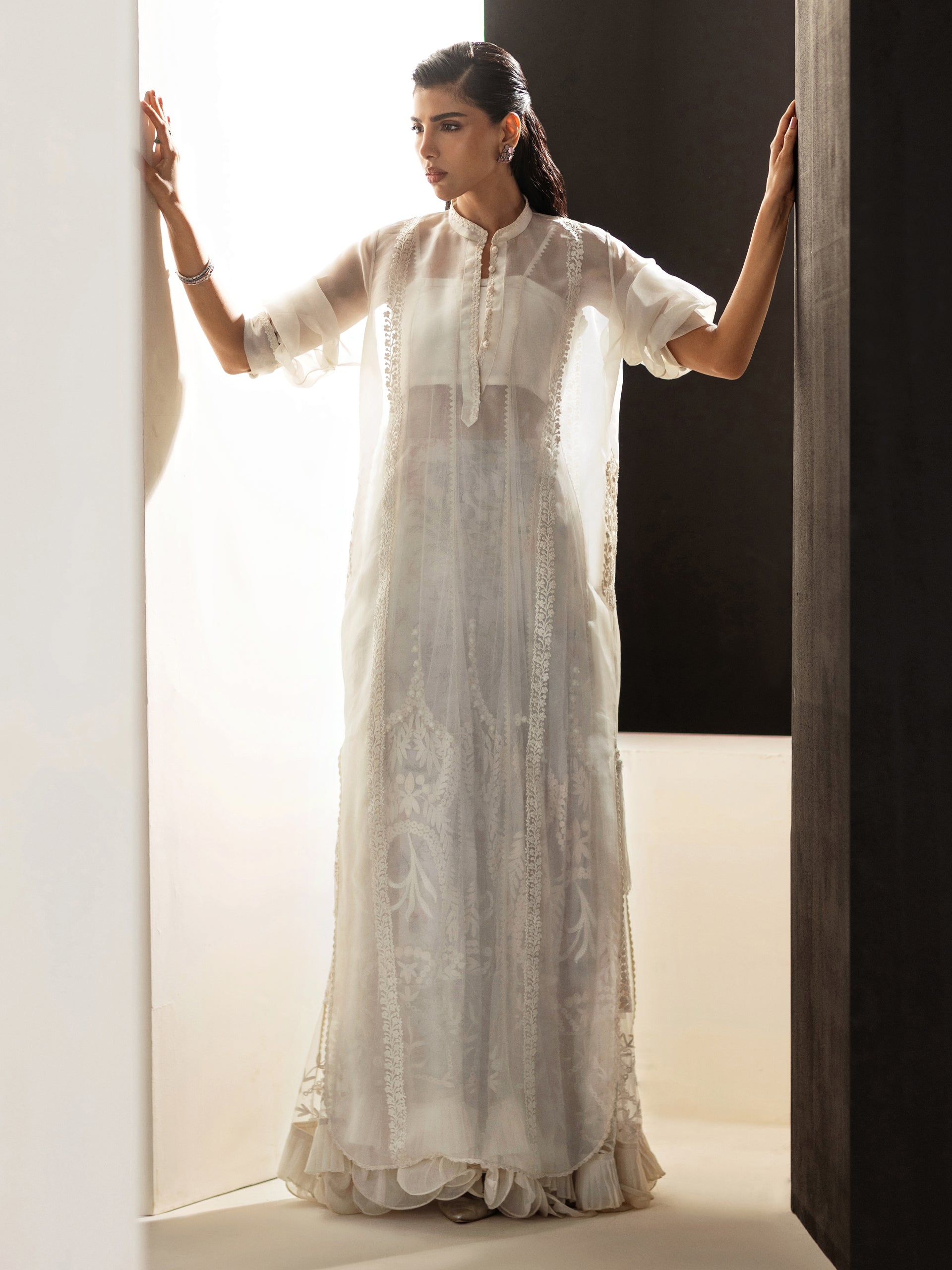 https://cdn.shopify.com/s/files/1/0768/4872/6205/files/Lyra-Ivory-1.jpg?v=1777669903
