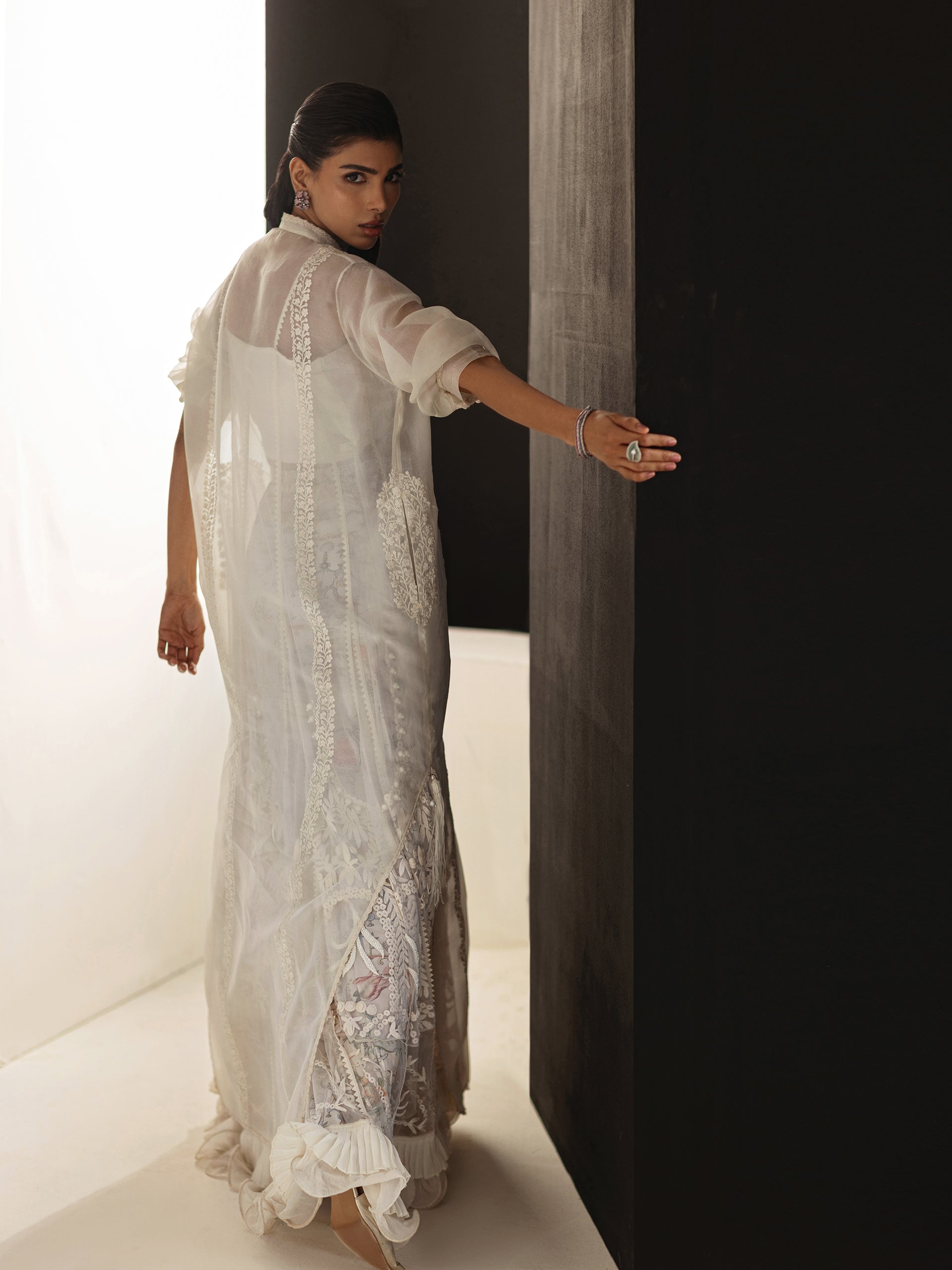 https://cdn.shopify.com/s/files/1/0768/4872/6205/files/Lyra-Ivory-5.jpg?v=1777669903