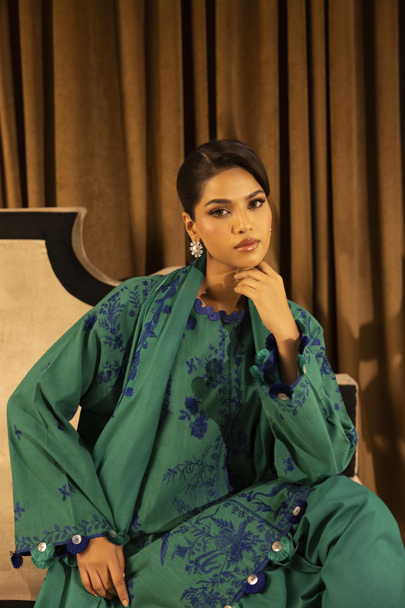 Unstitched Slub Muzlin 3 Piece Suit