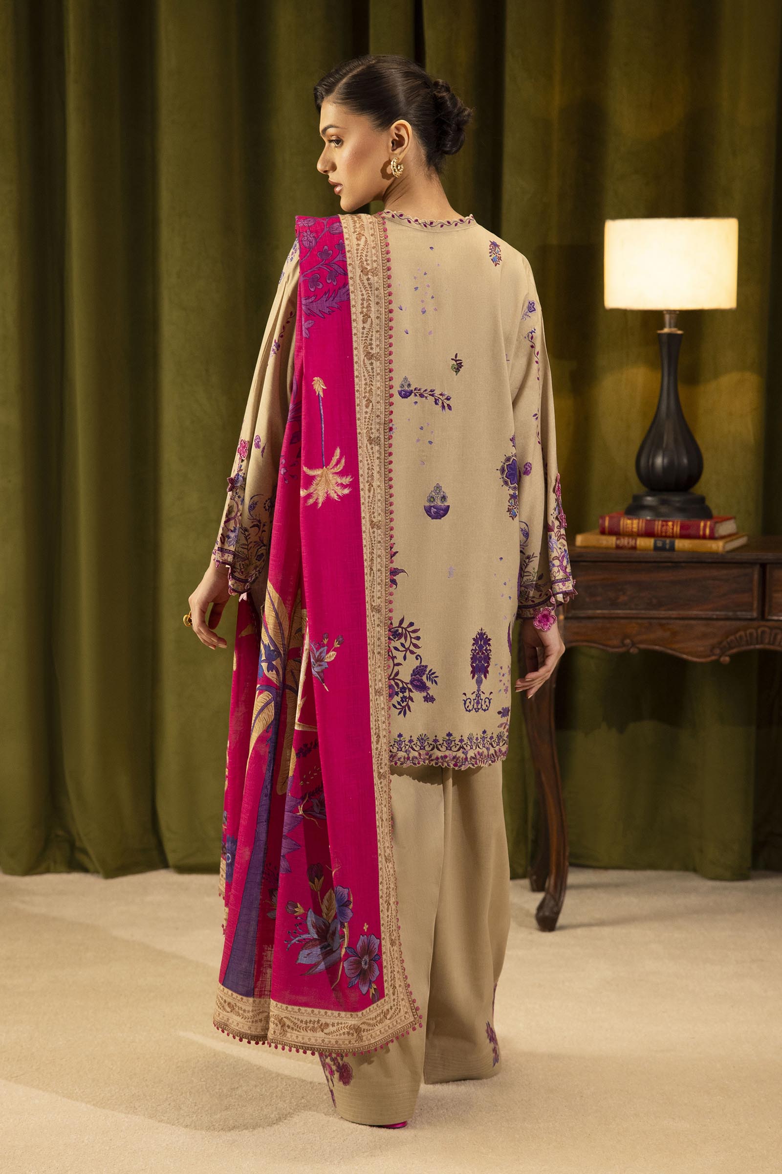 Unstitched Linen Muzlin 3 Piece Suit