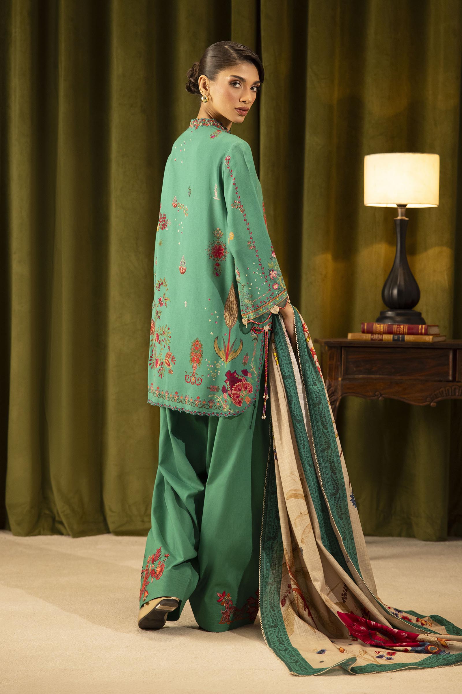 Unstitched Linen Muzlin 3 Piece Suit