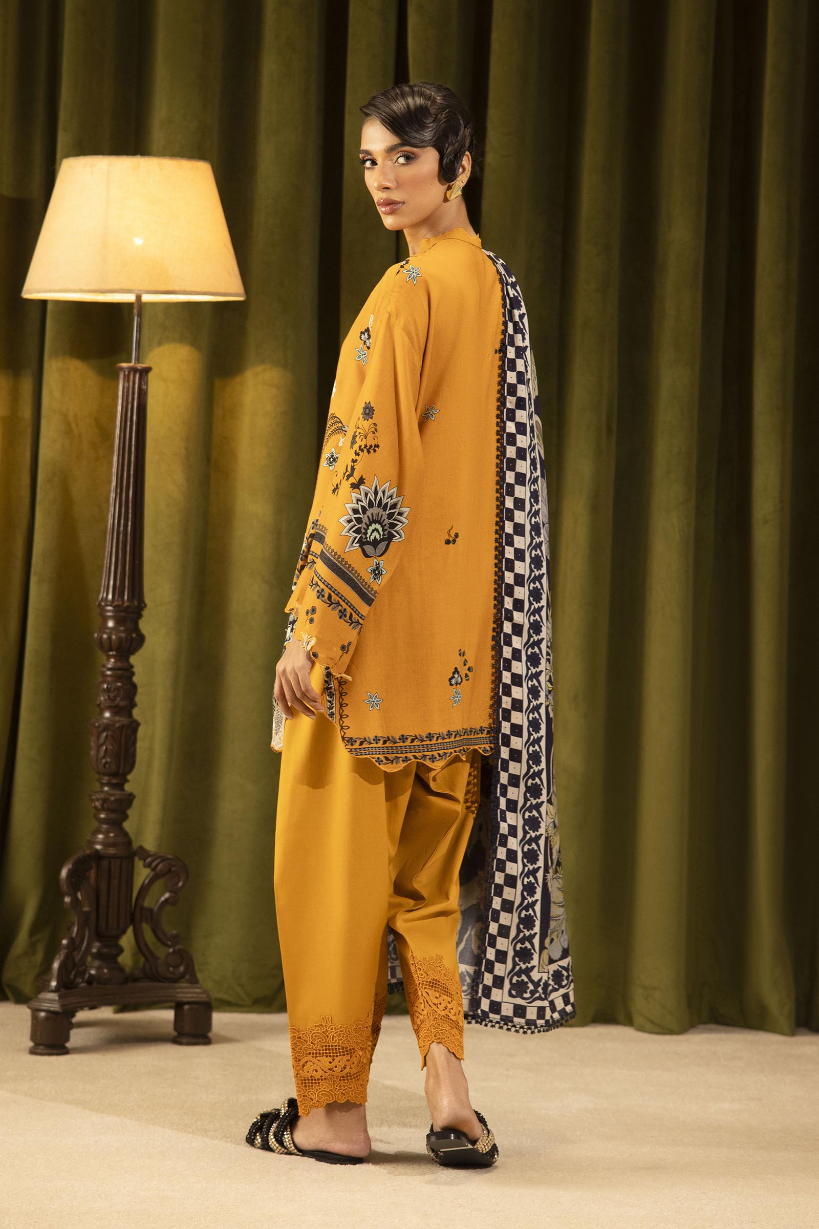 Unstitched Linen Muzlin 3 Piece Suit