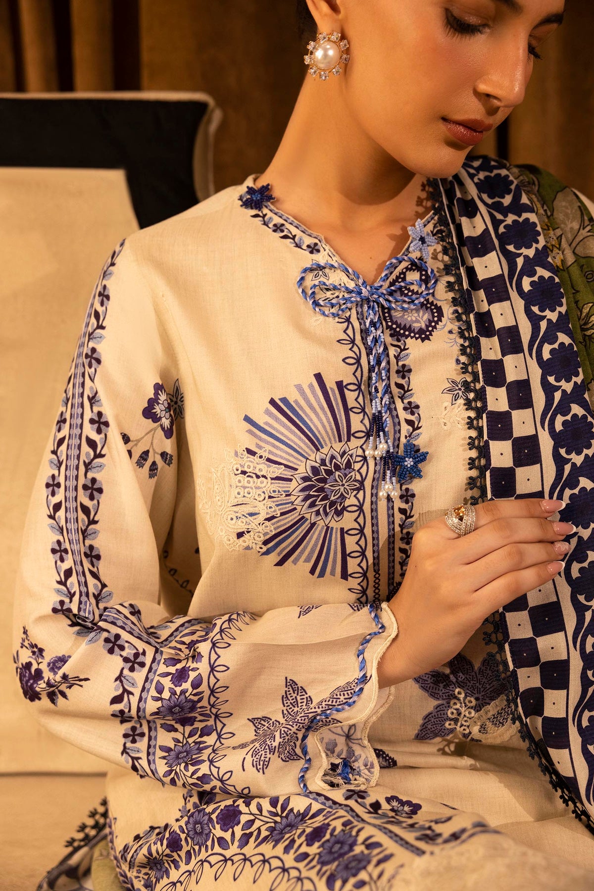 Unstitched Linen Muzlin 3 Piece Suit