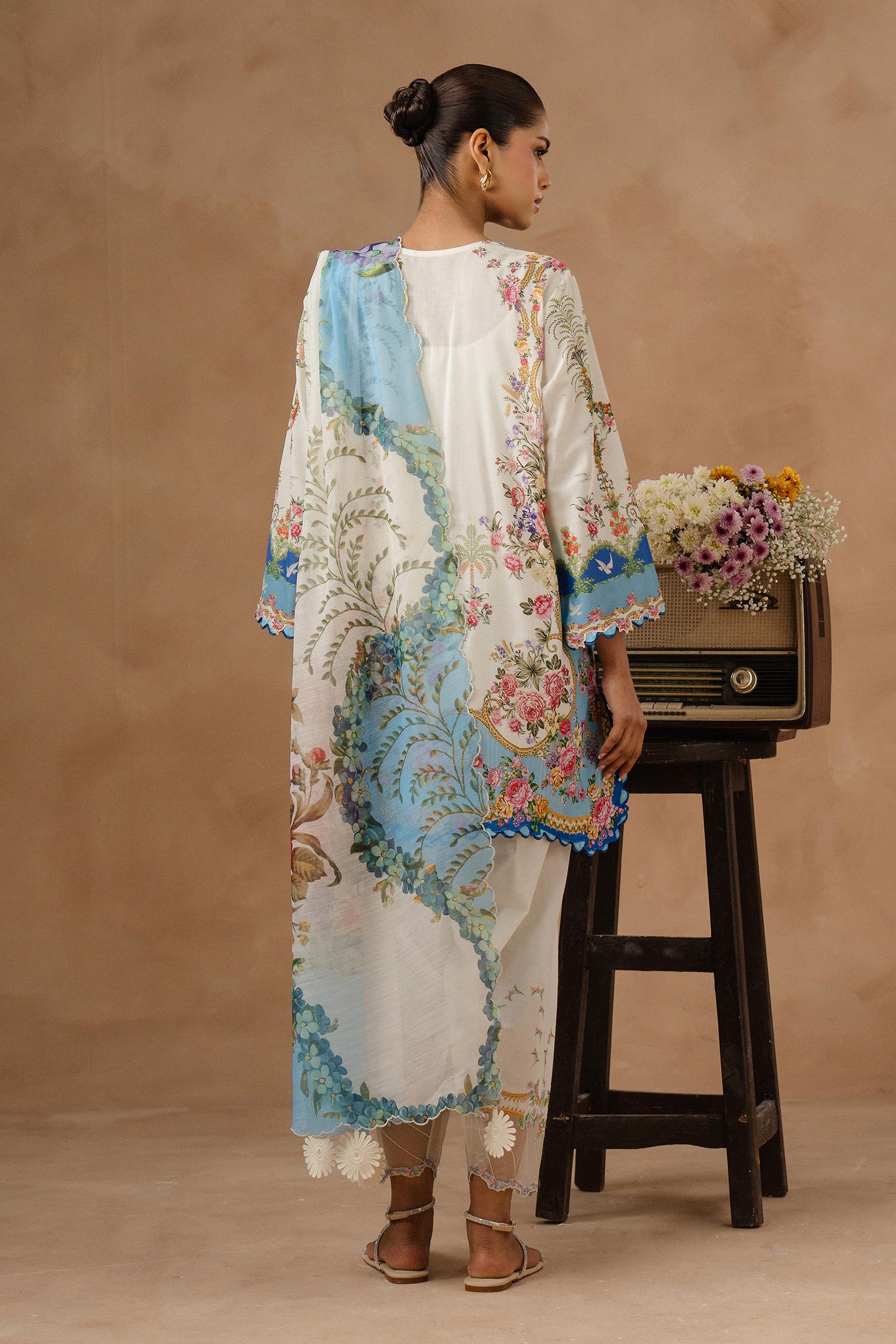 Unstitched Muzlin Lawn 3 Piece Suit
