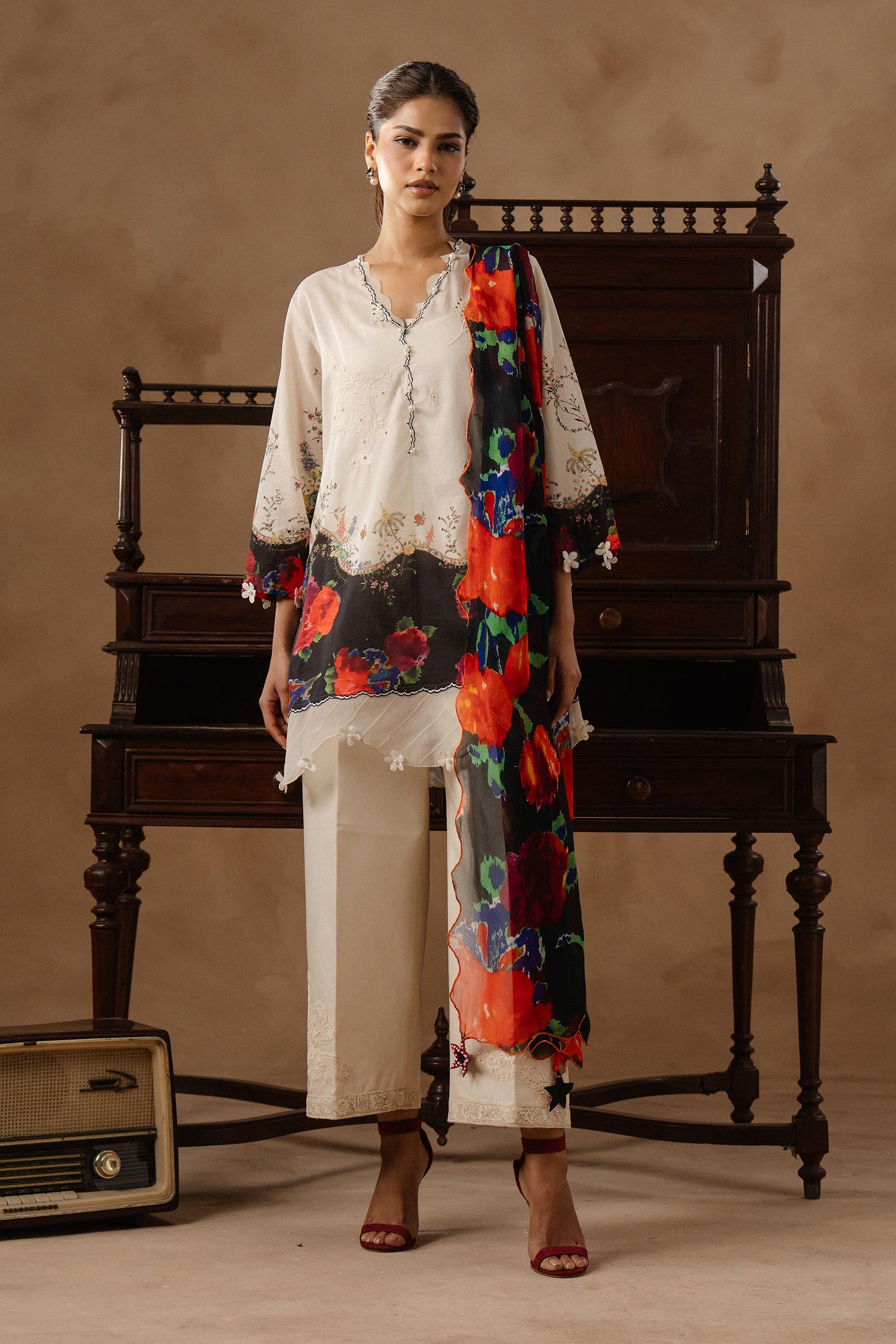 Unstitched Muzlin Lawn 3 Piece Suit
