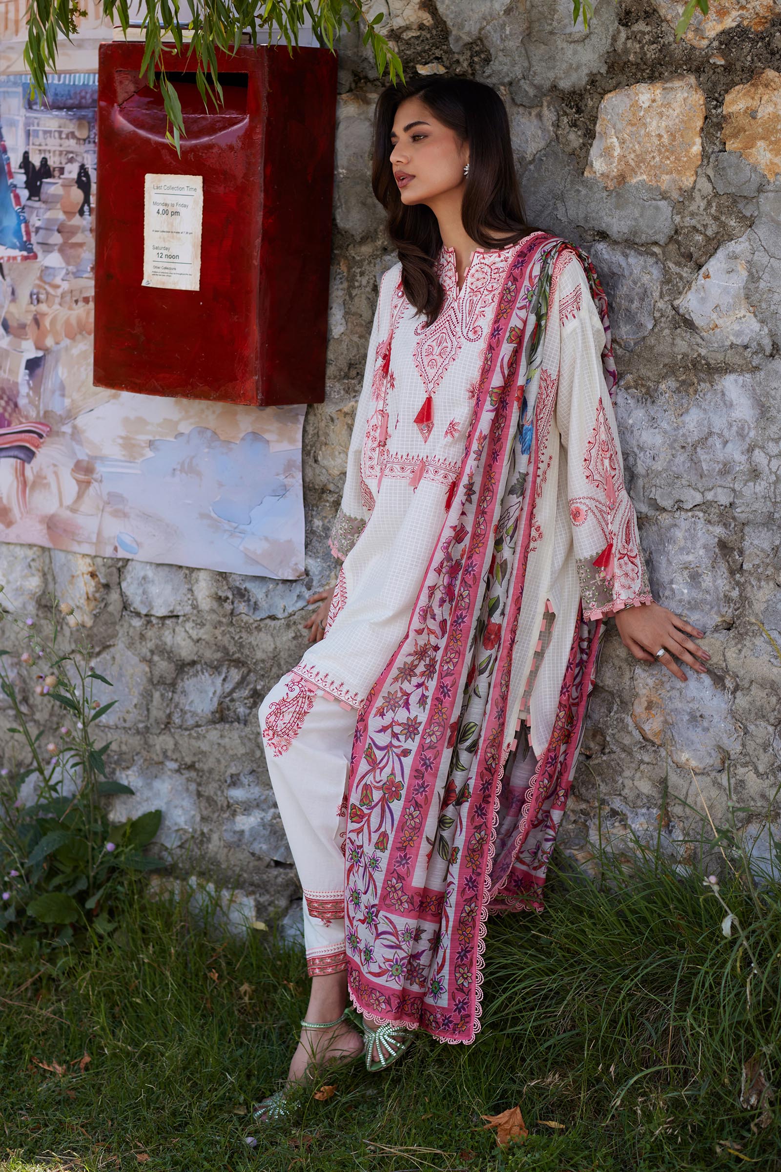 Unstitched Embroidered 3 Piece Muzlin Suit