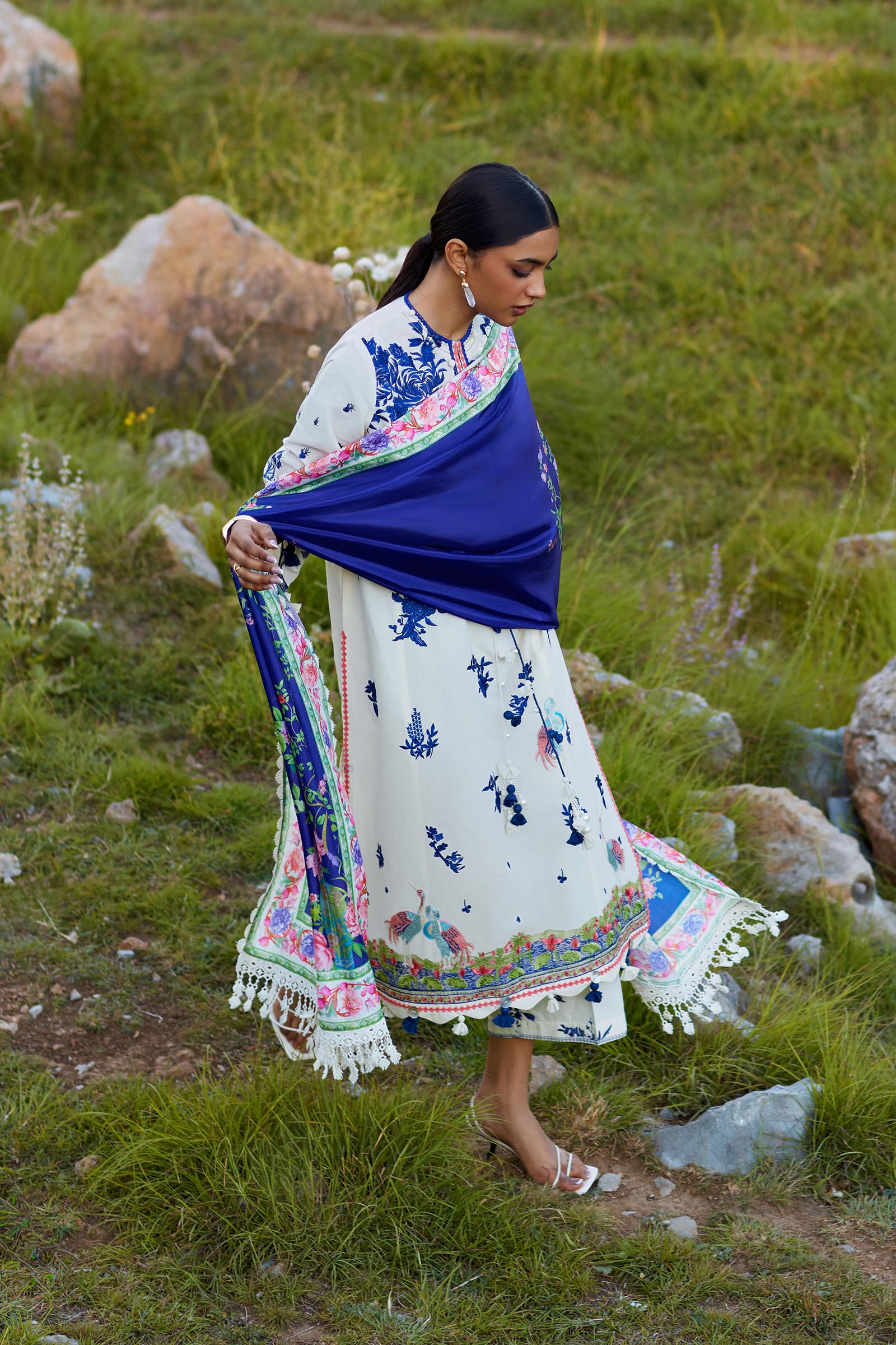 Unstitched Embroidered 3 Piece Muzlin Suit