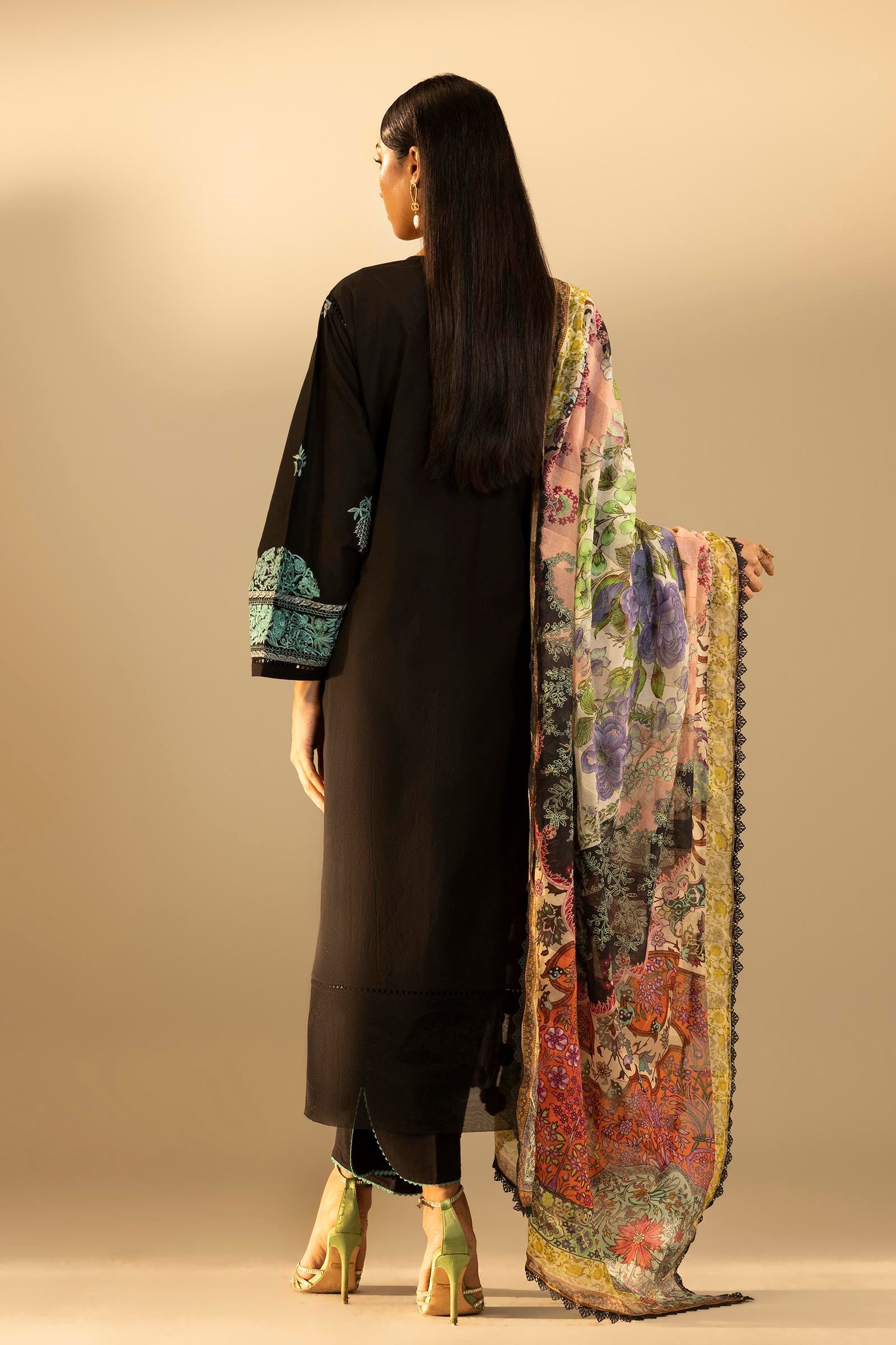 Unstitched Embroidered 3 Piece Muzlin Suit