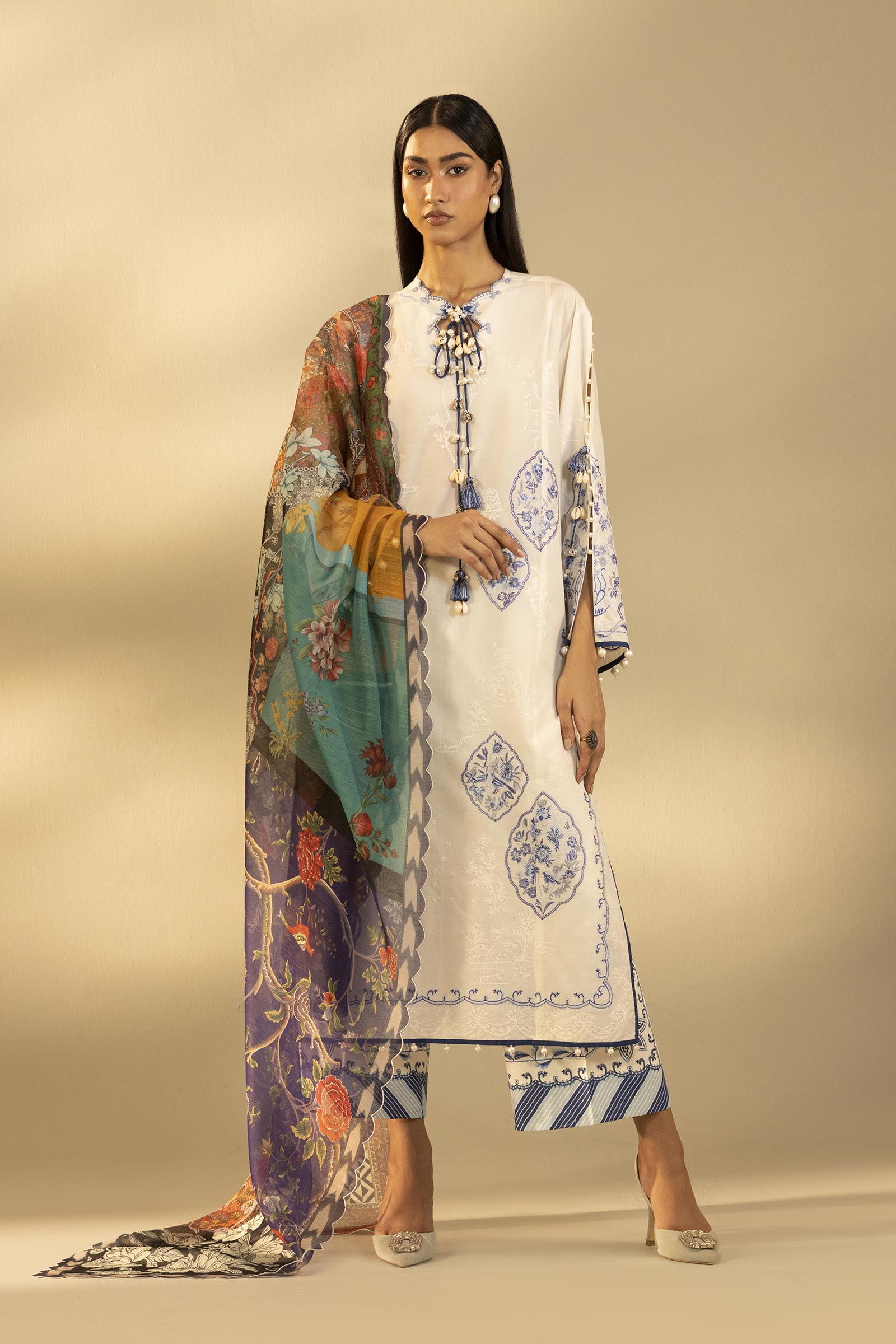 Unstitched Embroidered 3 Piece Muzlin Suit