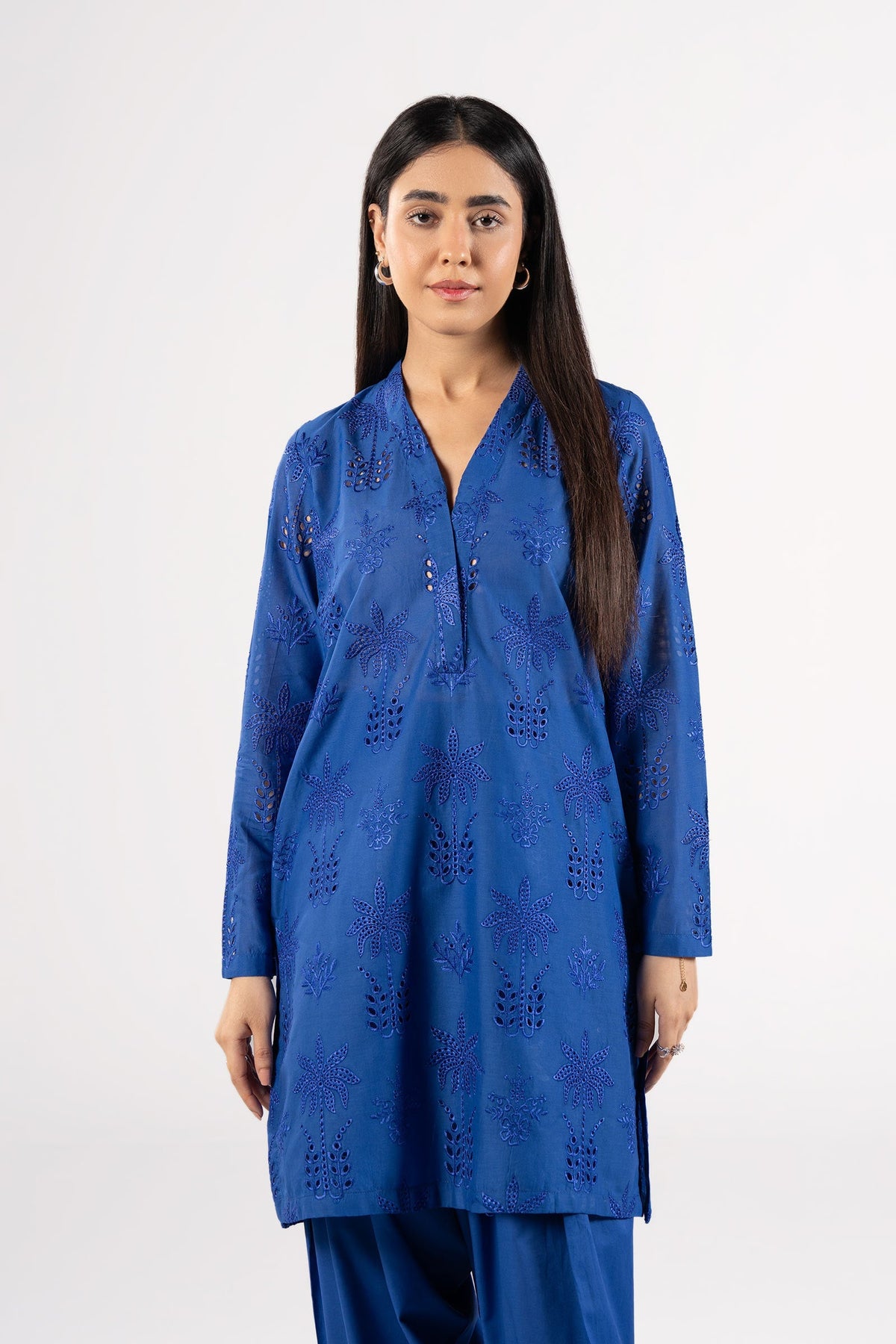 2 Pc Embroidered Lawn Suit - MBC119A-ESM-EBU