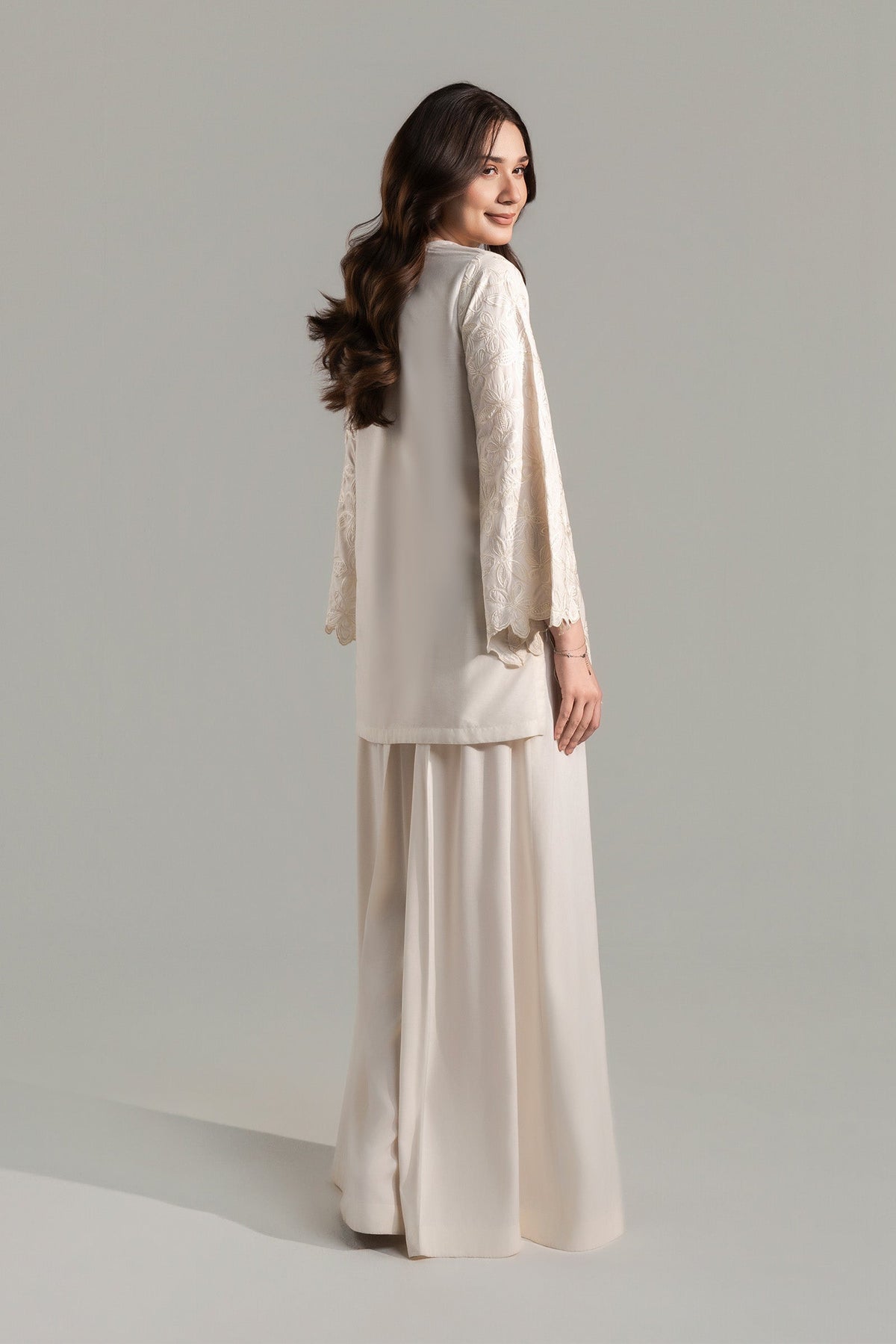 2 Pc Embroidered Arabic Lawn Suit