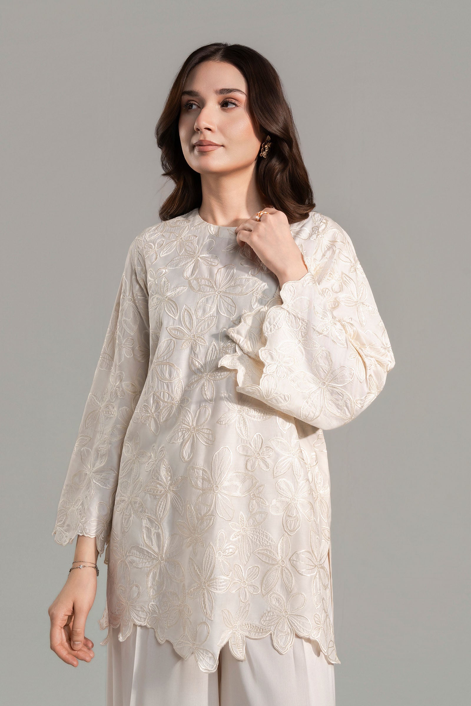 2 Pc Embroidered Arabic Lawn Suit