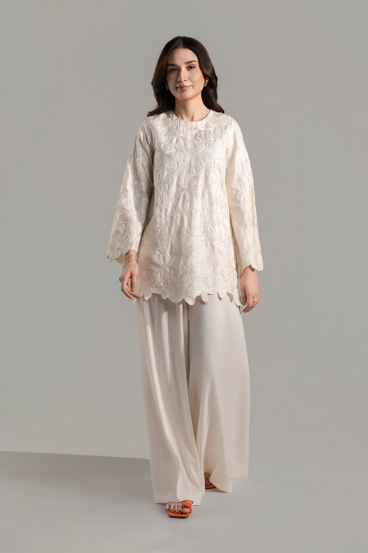 2 Pc Embroidered Arabic Lawn Suit