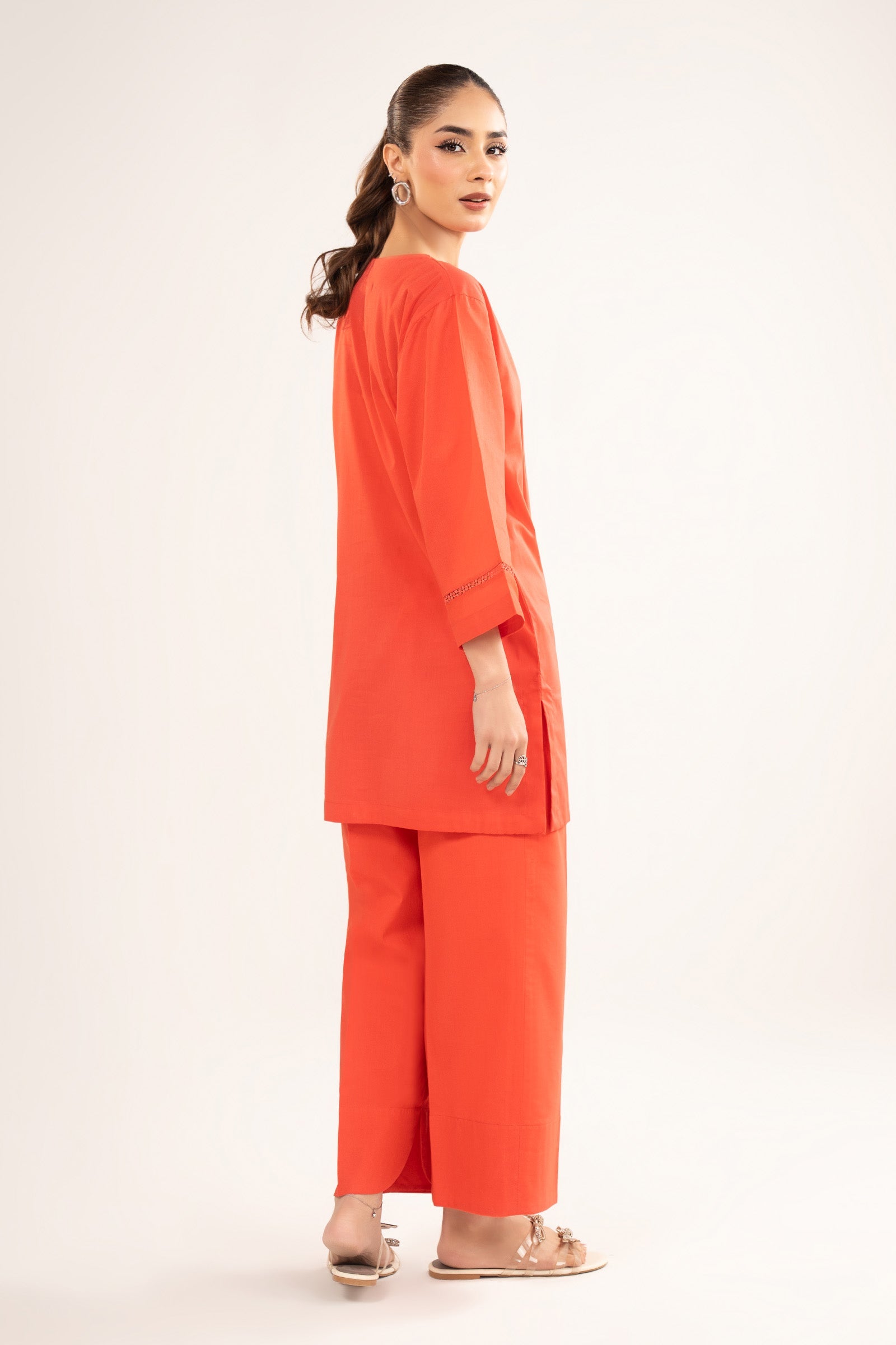 2 Pc Dyed Lawn Suit