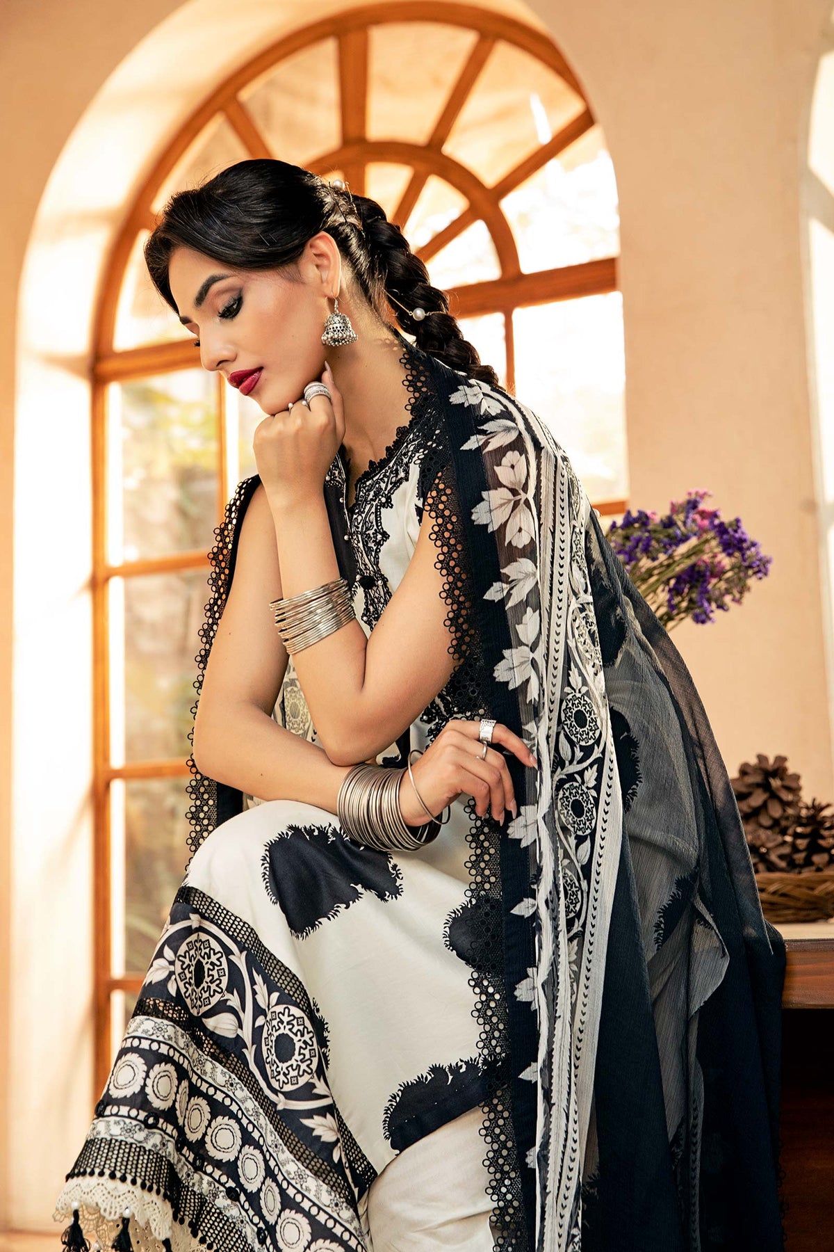 3 Pc Unstitched Embroidered Slub Lawn Suit | MB-CUS25-911B