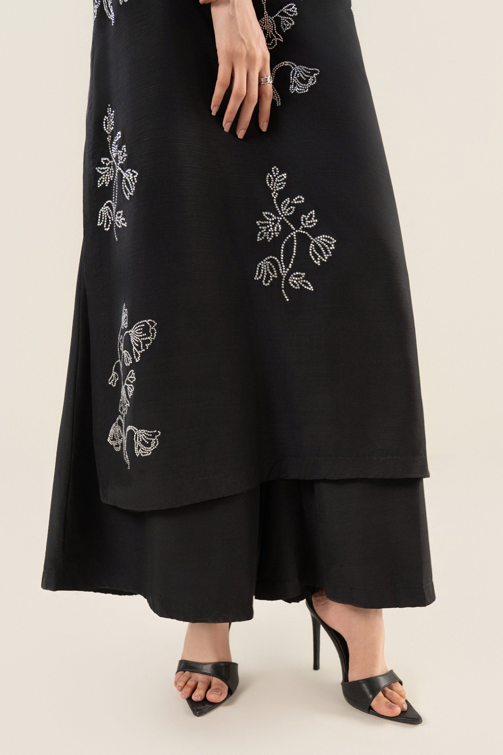 2 Pc Embellished Crepe Suit