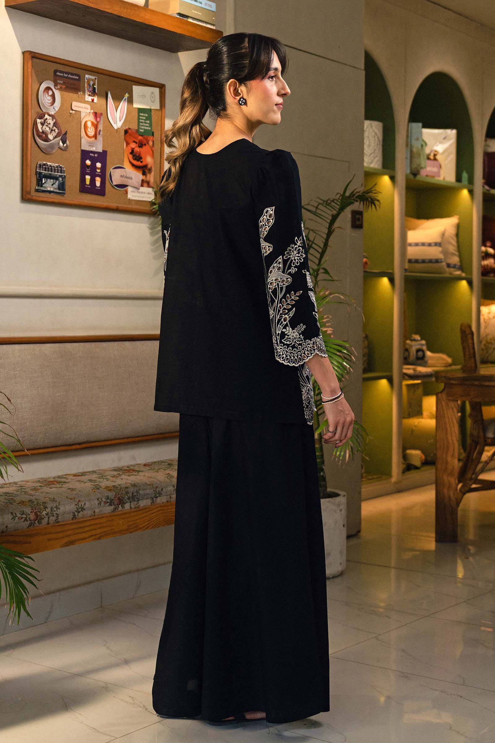 2 Pc Embroidered Crosshatch Suit
