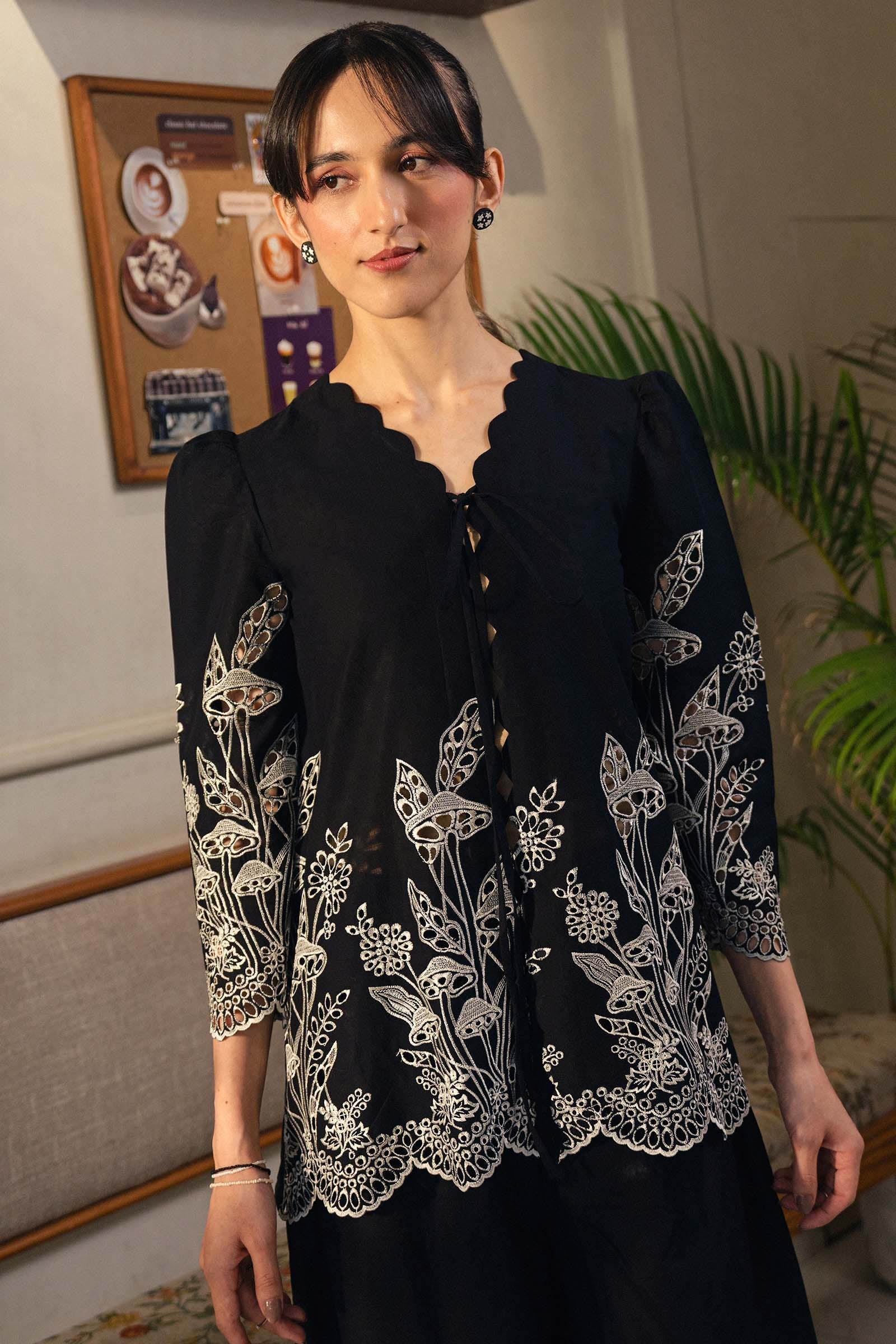2 Pc Embroidered Crosshatch Suit