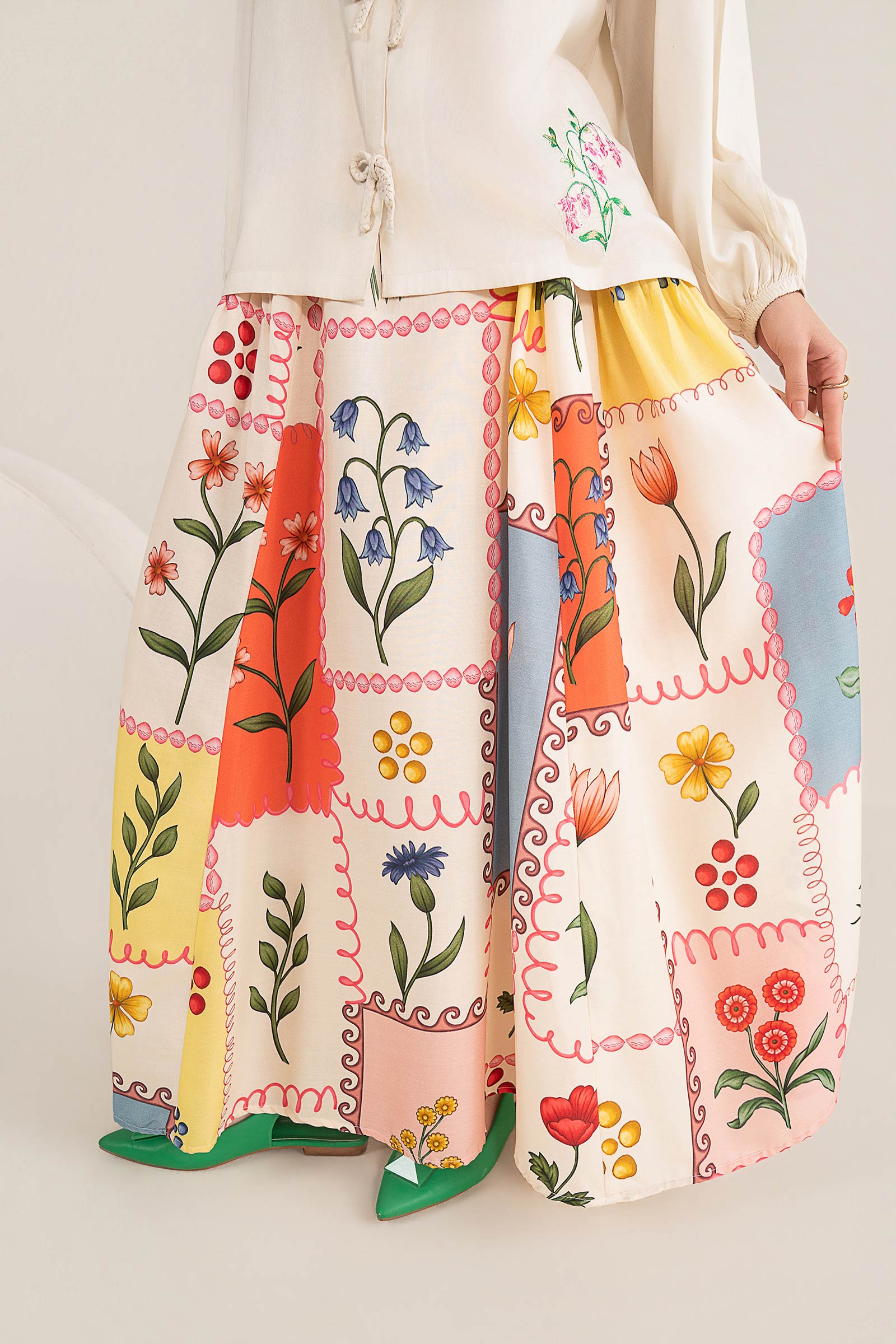 2 Pc Embroidered Arabic Lawn Suit