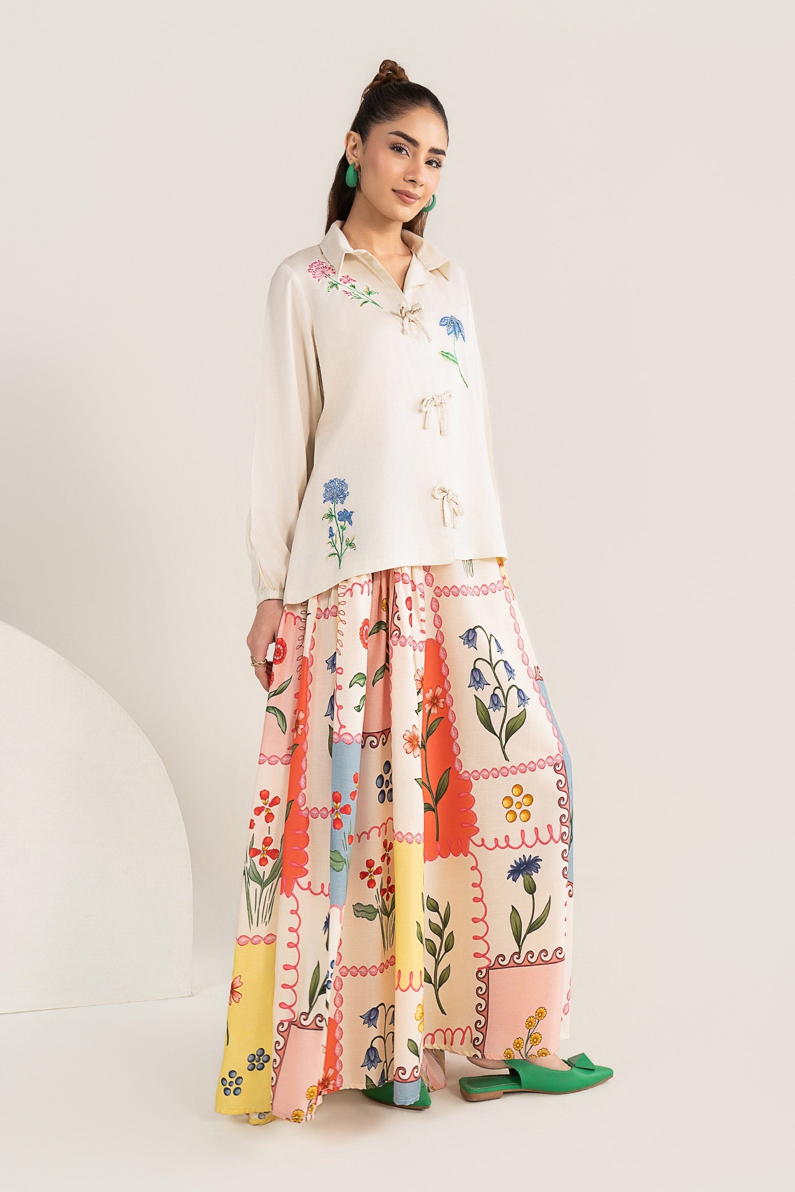 2 Pc Embroidered Arabic Lawn Suit