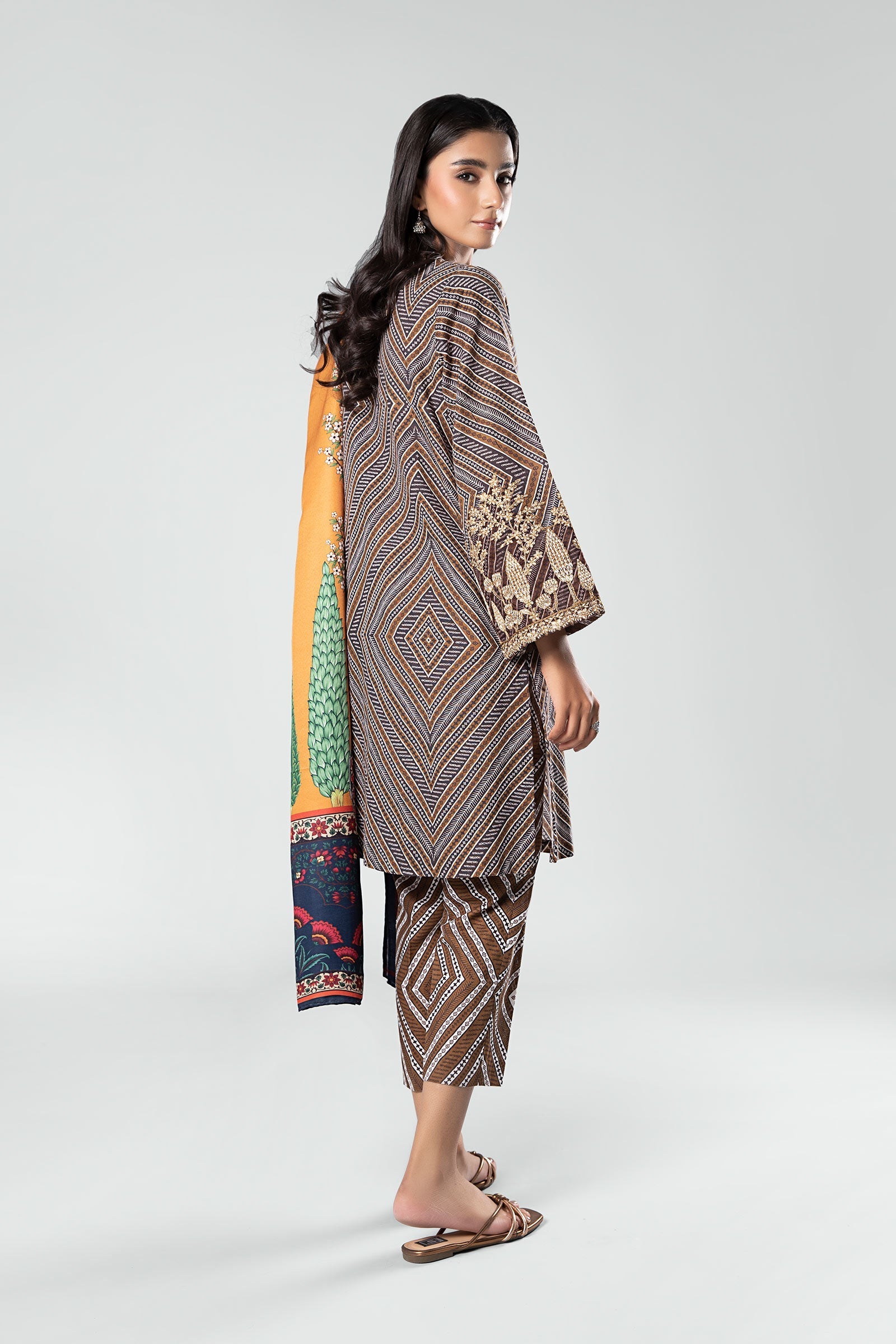 3 Pc Printed Khaddar Suit