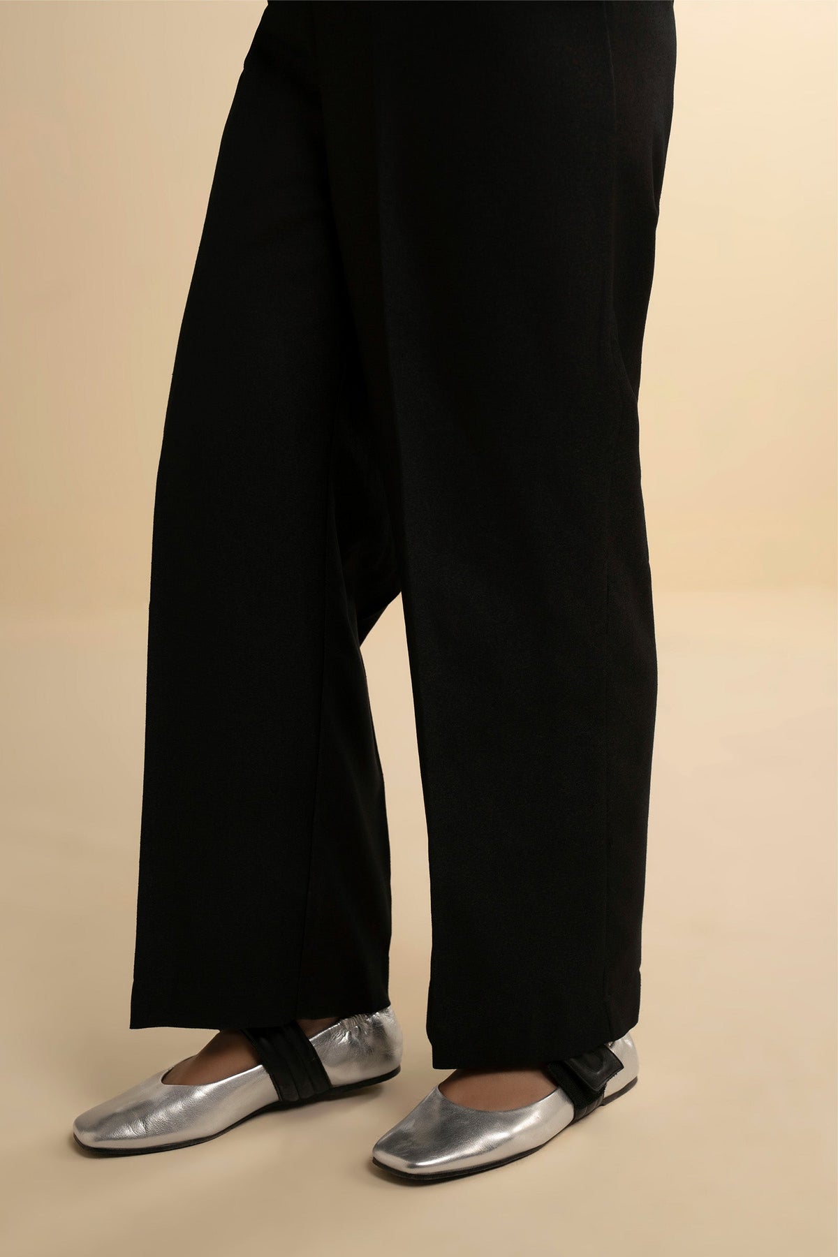 Embroidered Karandi Trouser