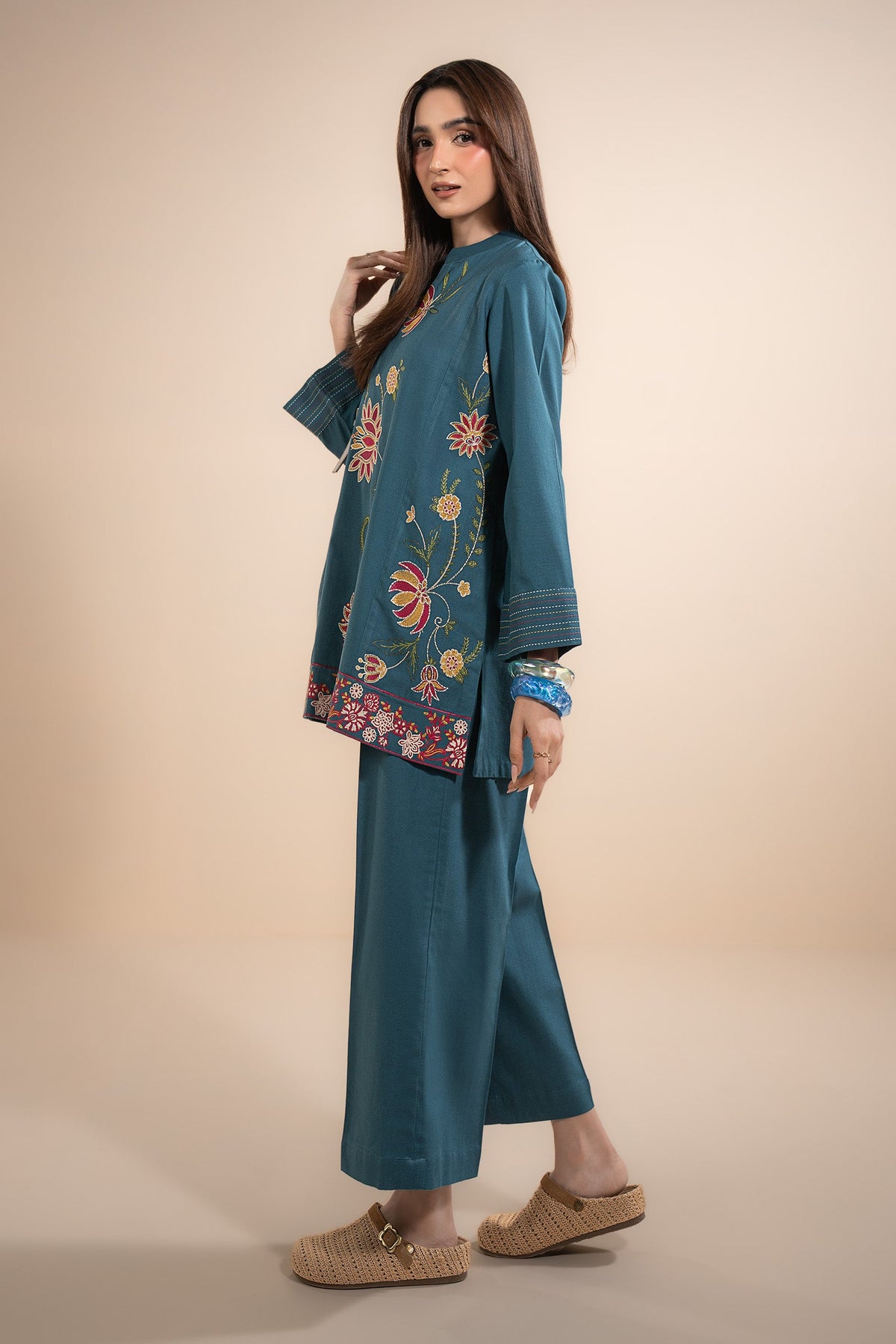 2 Pc Embroidered Khaddar Suit
